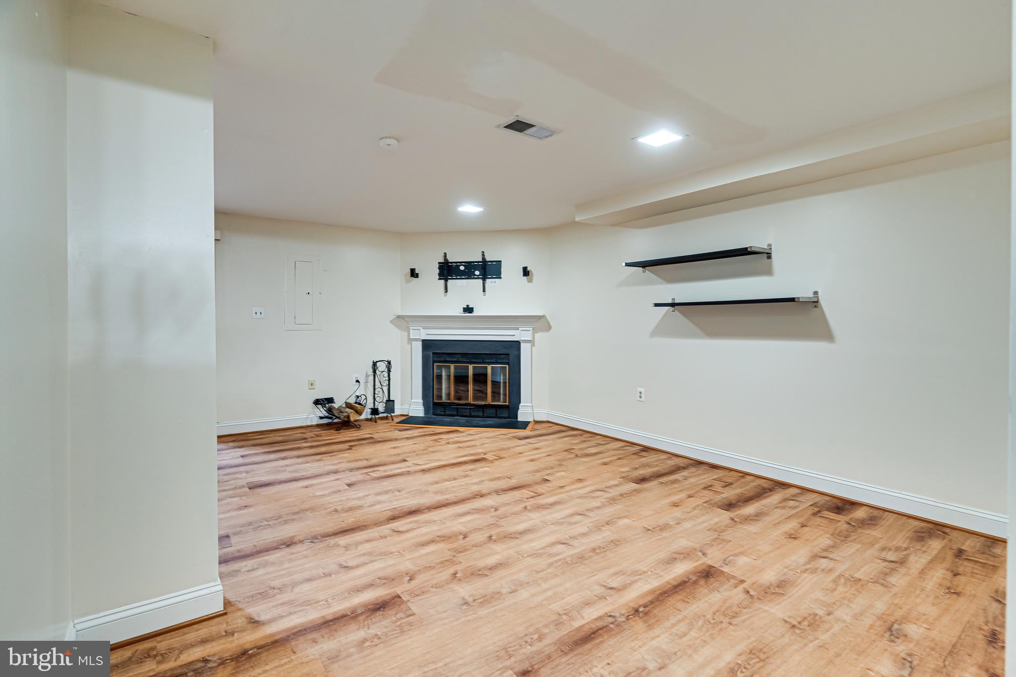 HERITAGE CROSSING - Residential Lease