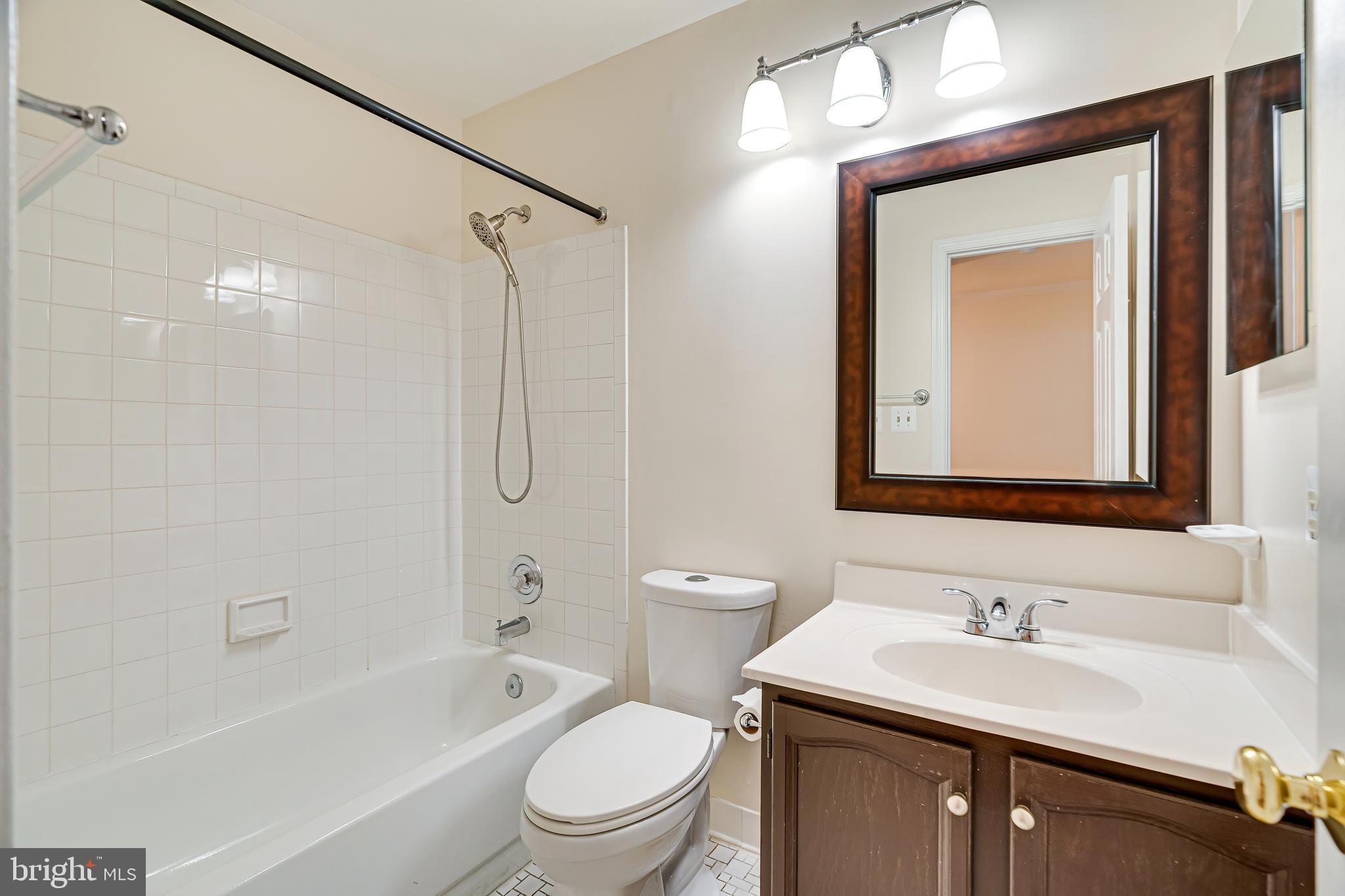 HERITAGE CROSSING - Residential Lease