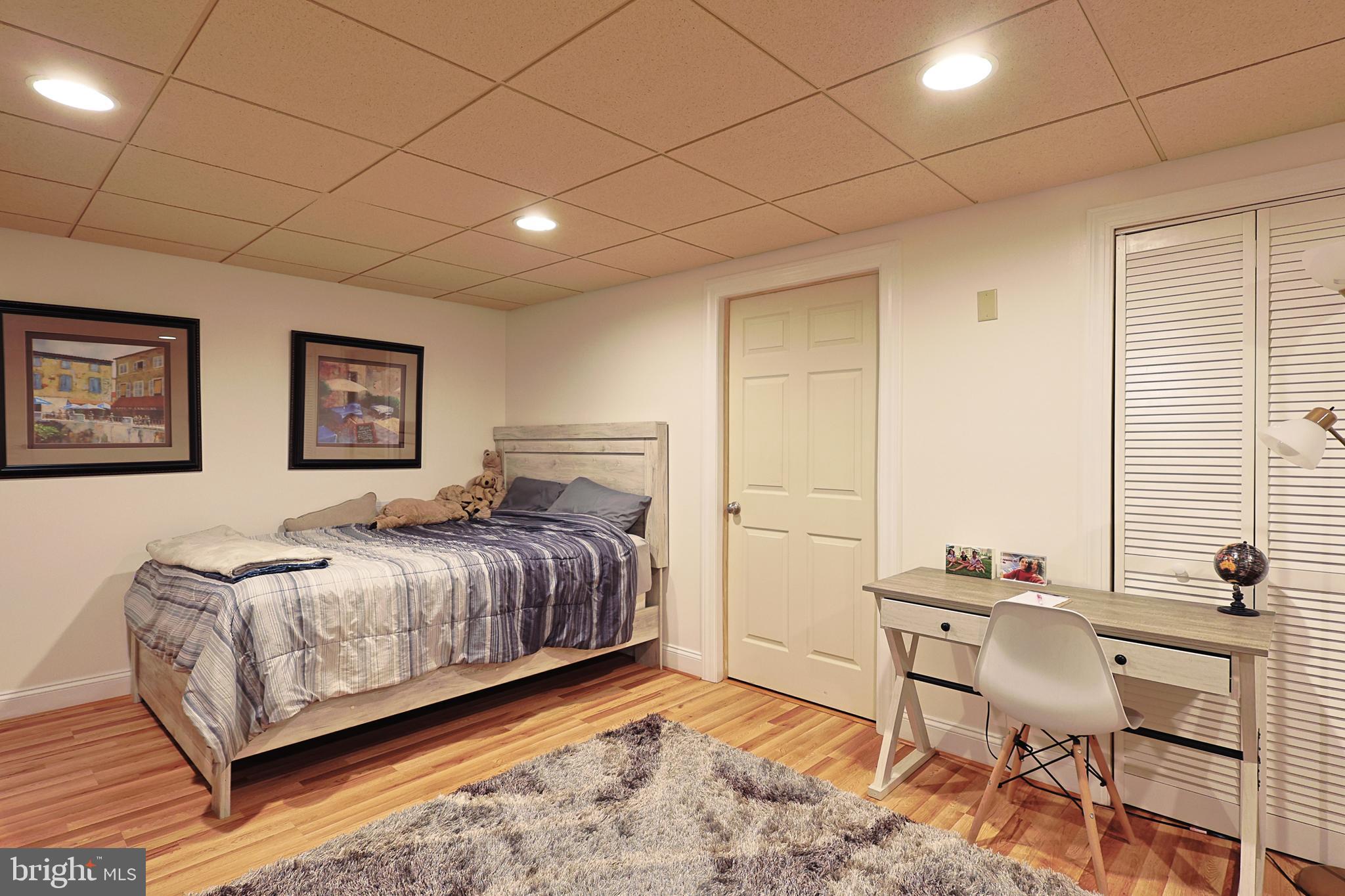 LAKEWOOD - Residential