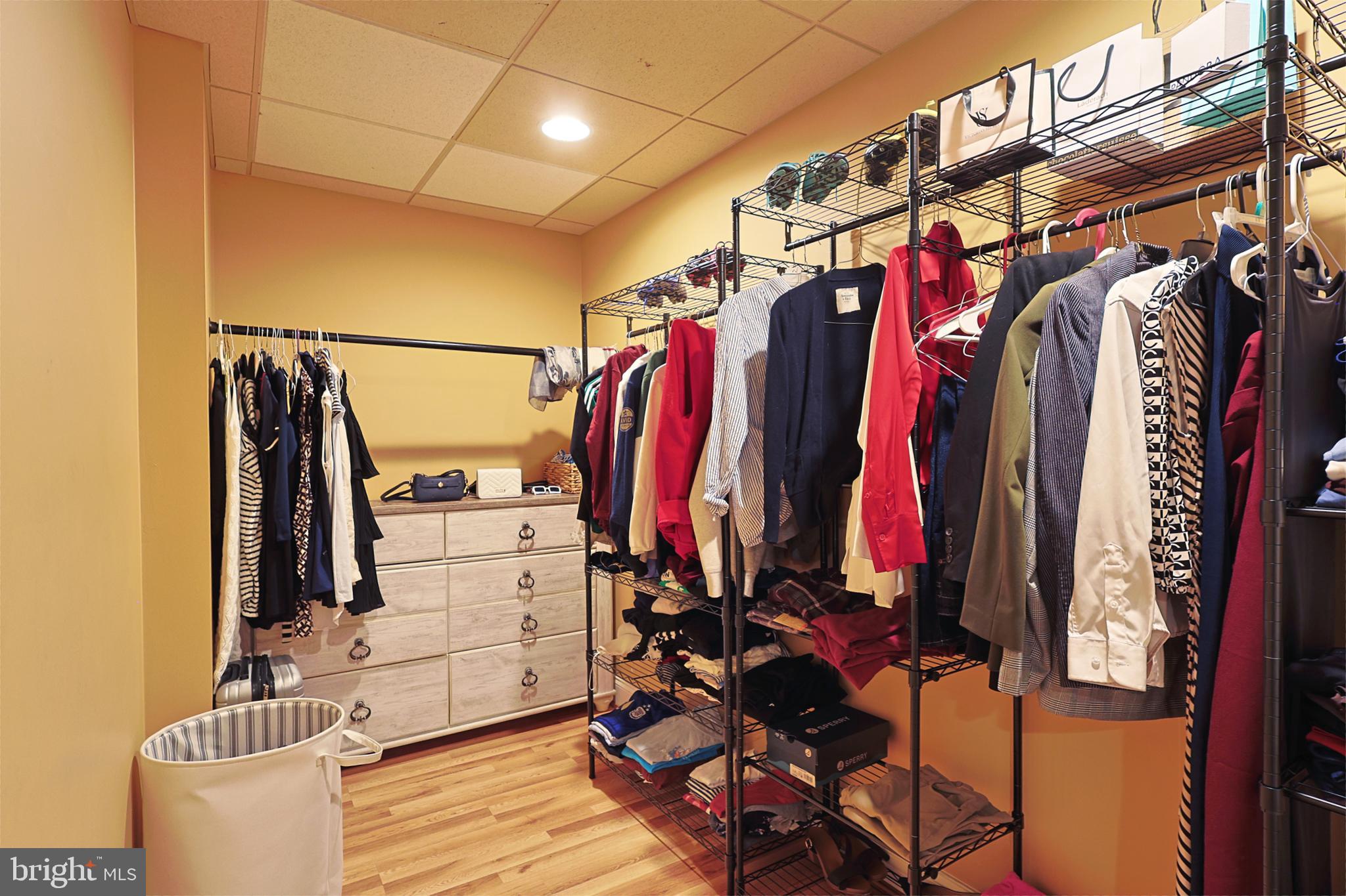 LAKEWOOD - Residential