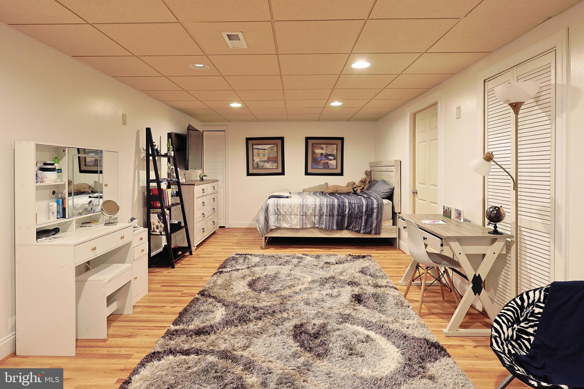 LAKEWOOD - Residential