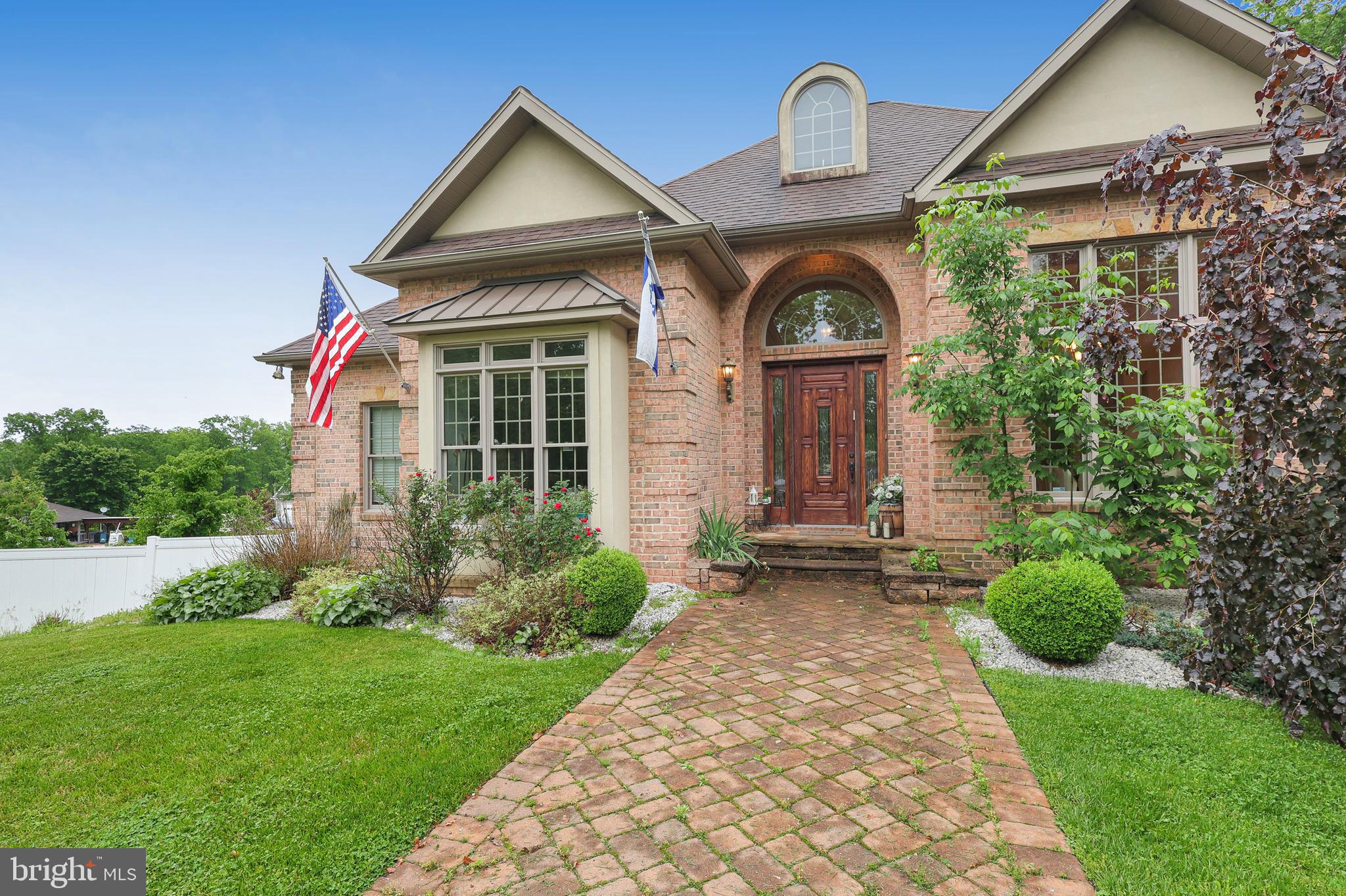 LAKEWOOD - Residential