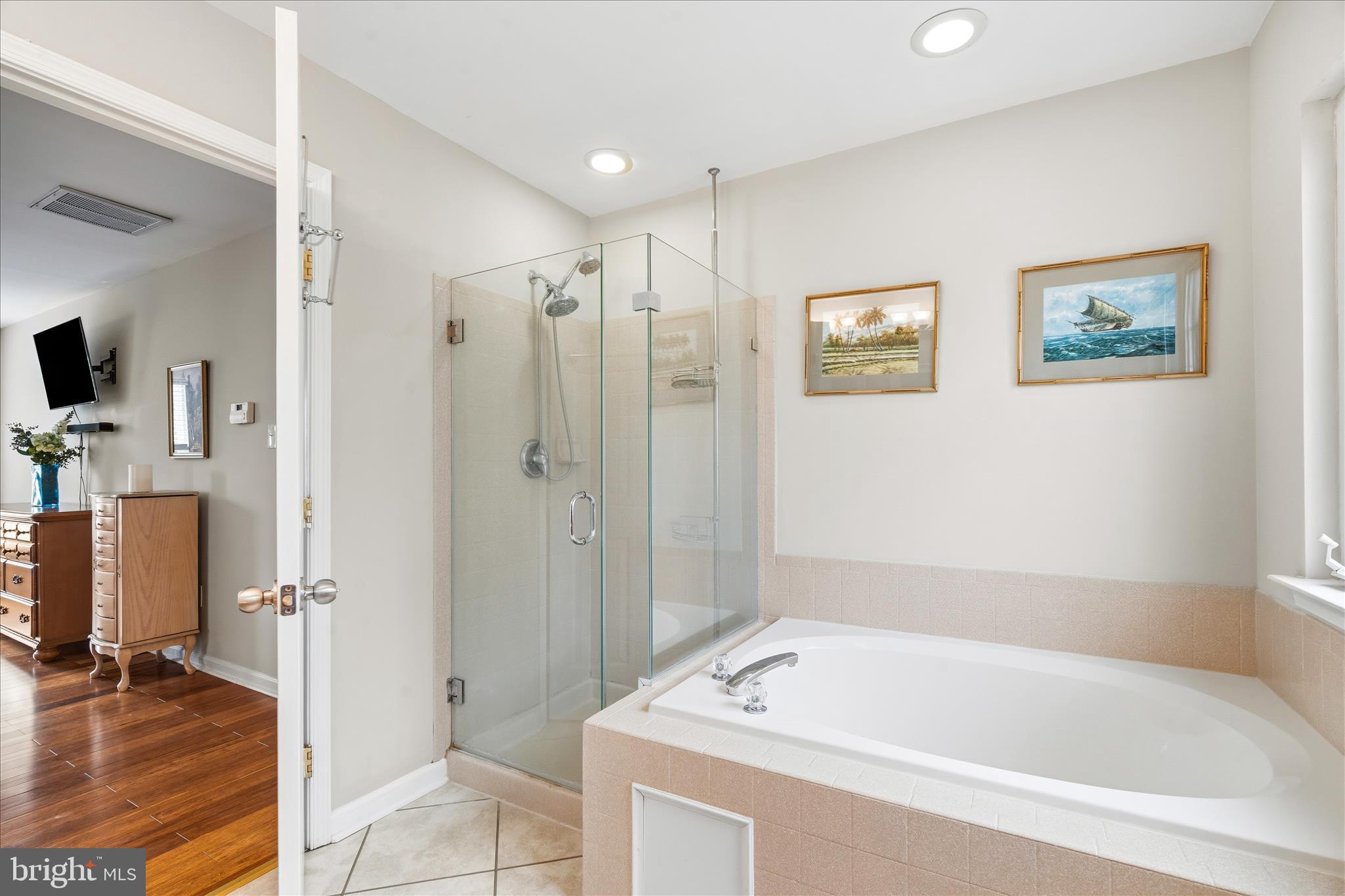 CAMBRIDGE FARMS - Residential