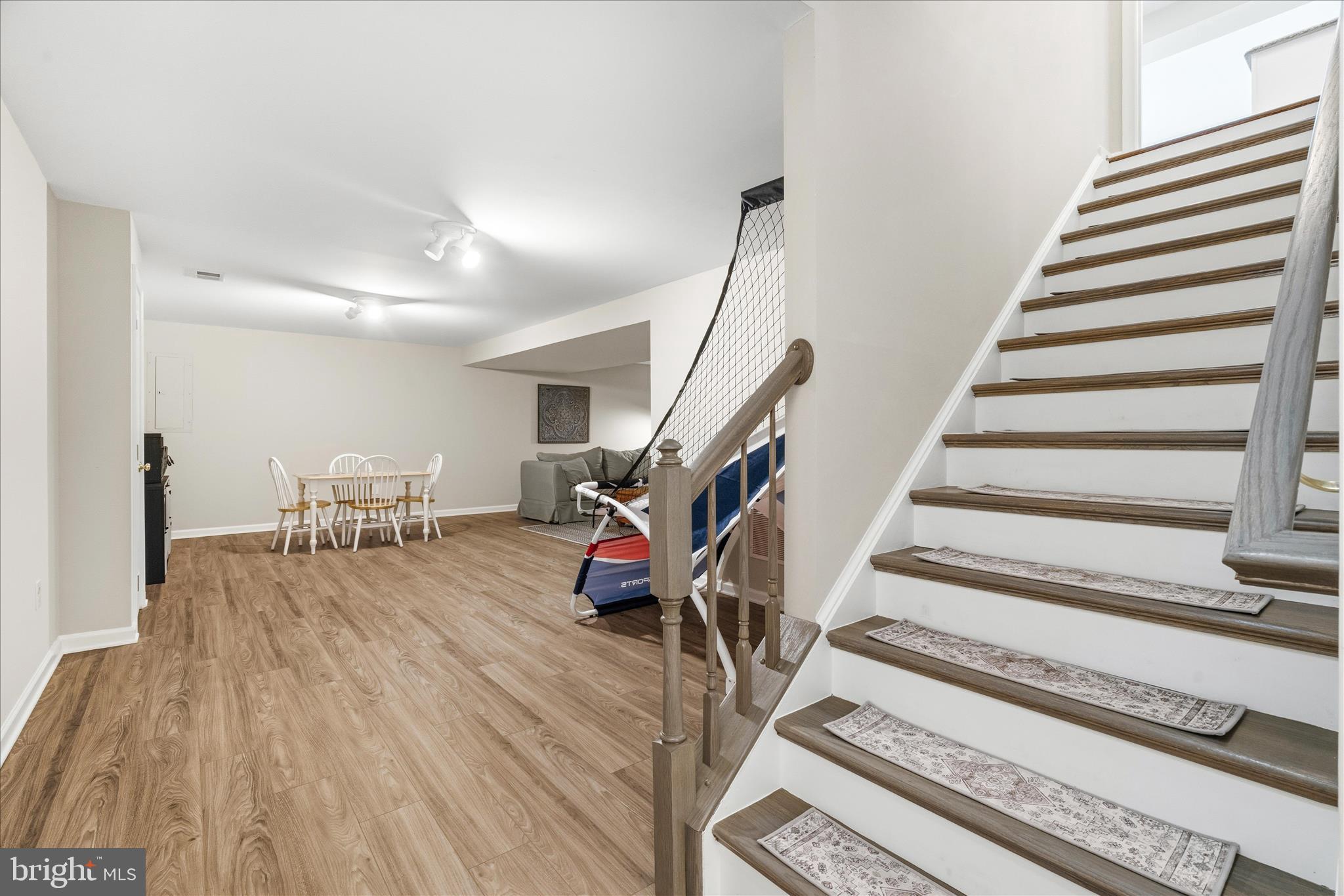 CAMBRIDGE FARMS - Residential