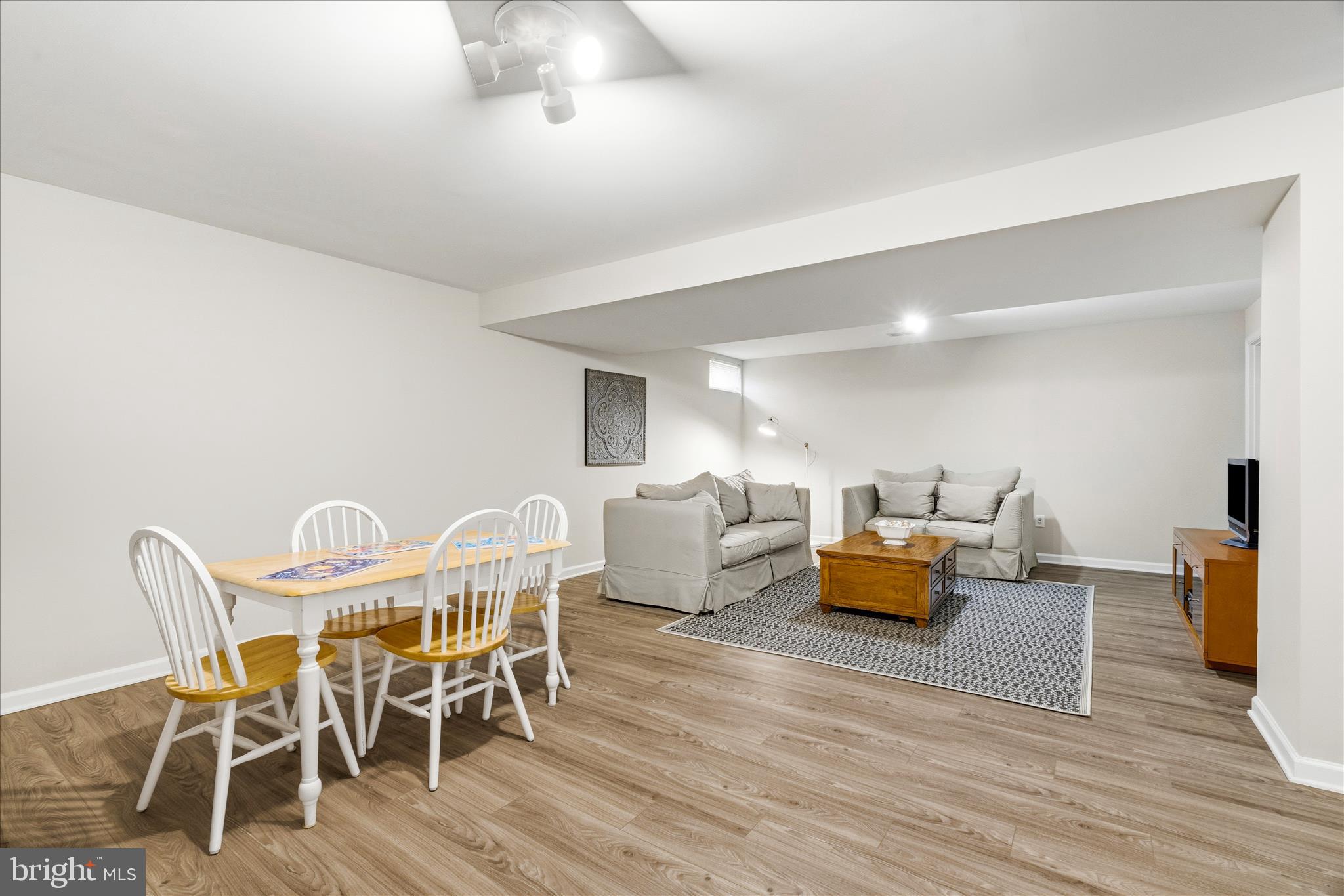 CAMBRIDGE FARMS - Residential