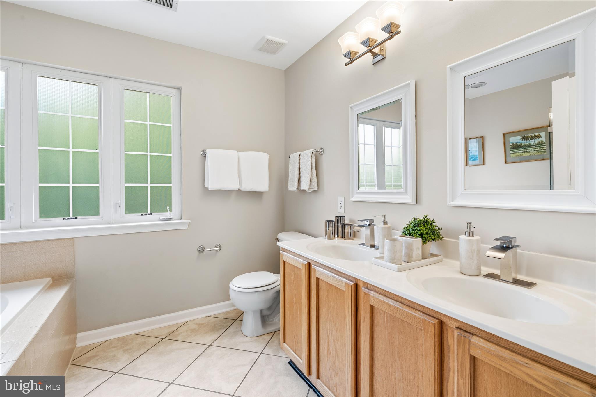 CAMBRIDGE FARMS - Residential