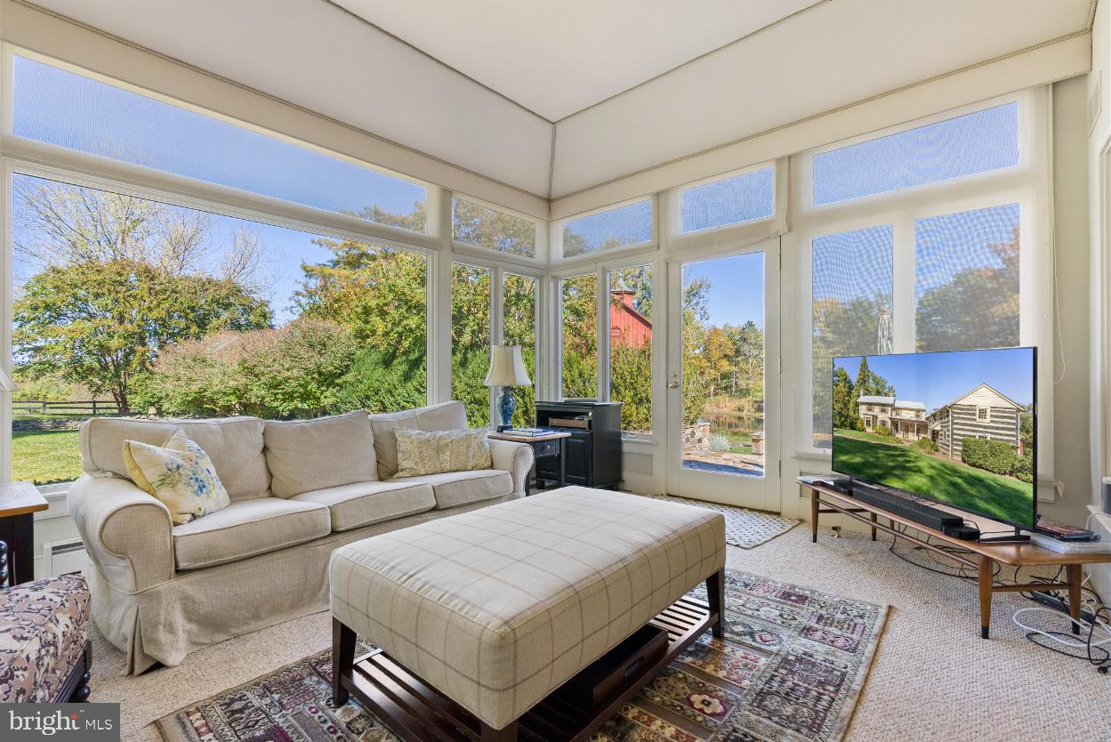 HUNTING HILL FARMS - Residential