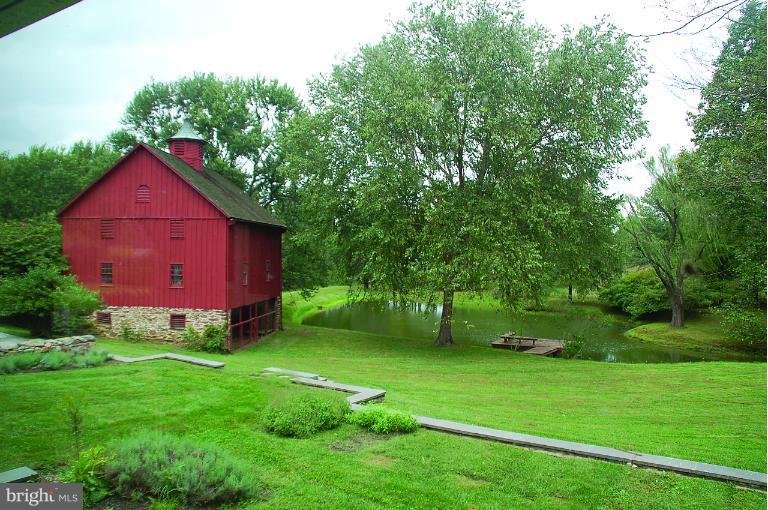 HUNTING HILL FARMS - Residential