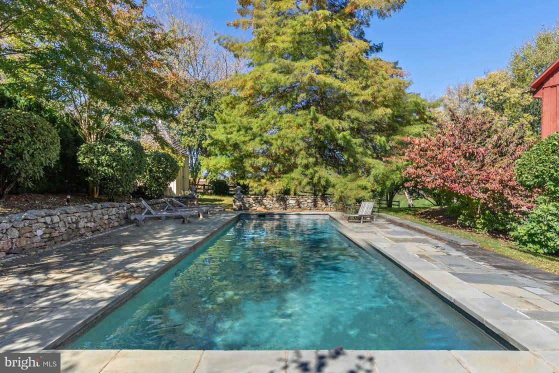 HUNTING HILL FARMS - Residential