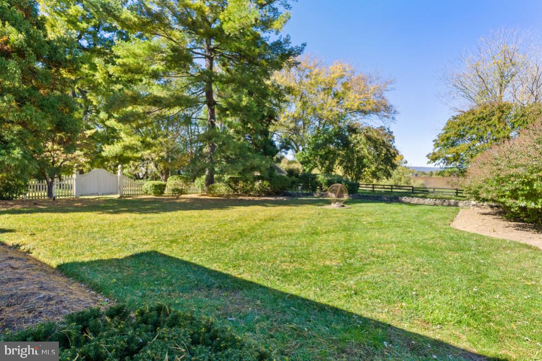 HUNTING HILL FARMS - Residential