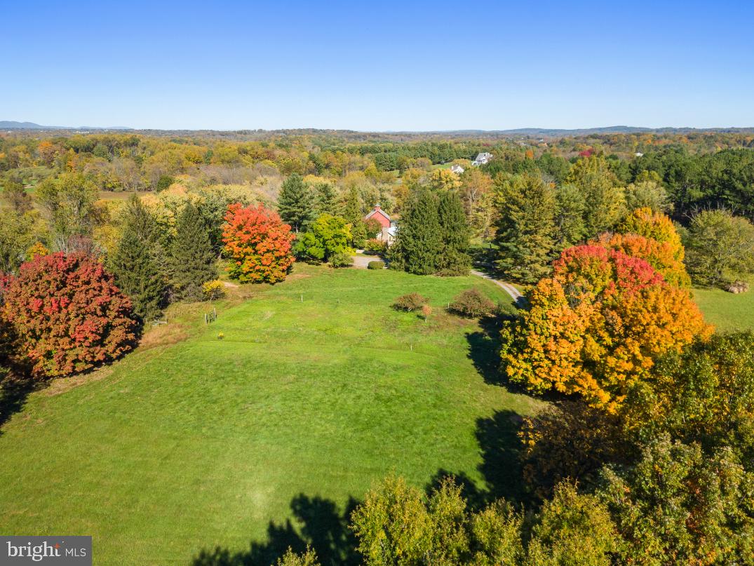 HUNTING HILL FARMS - Residential