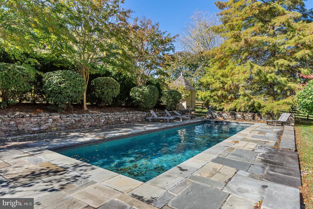 HUNTING HILL FARMS - Residential