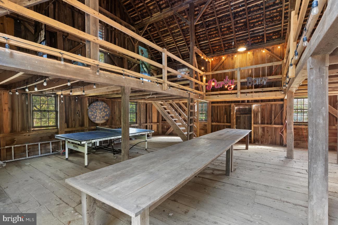 HUNTING HILL FARMS - Residential