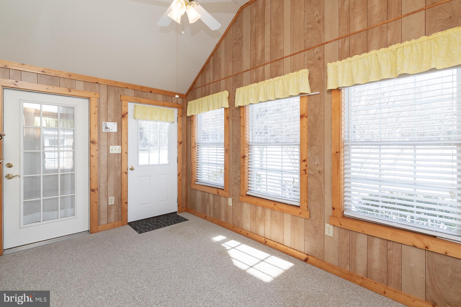 WILLOW LAWN COTTAGES - Residential