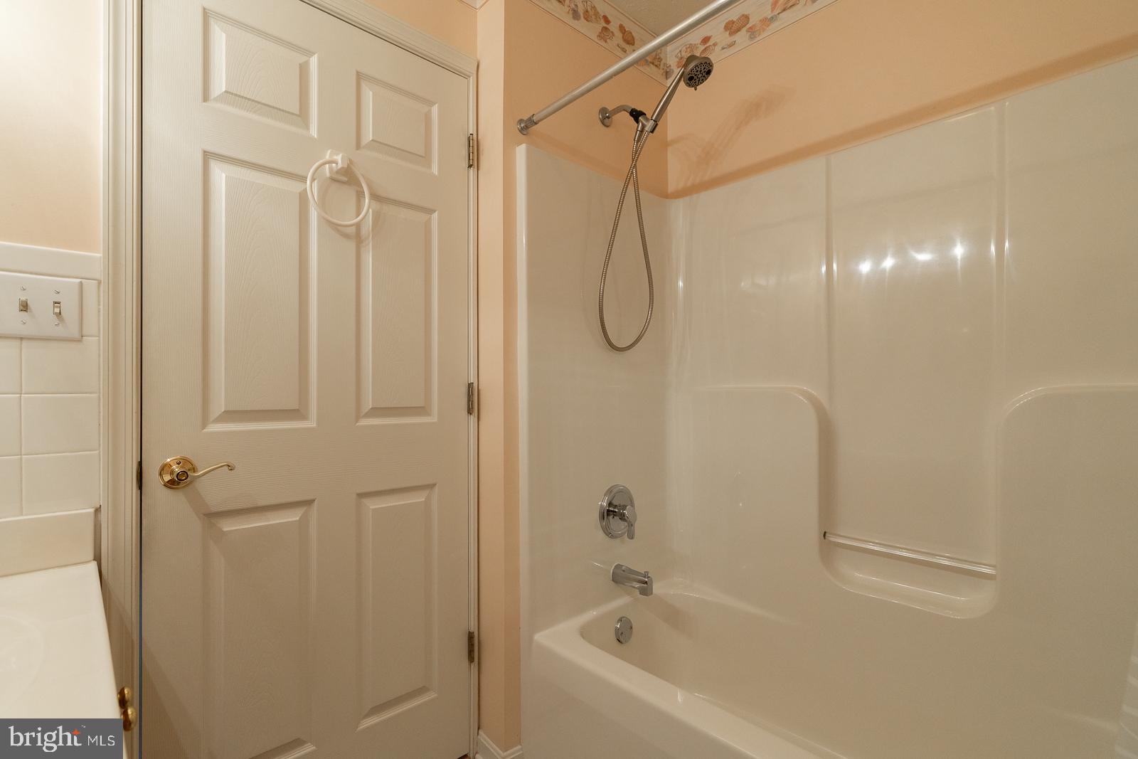 WILLOW LAWN COTTAGES - Residential