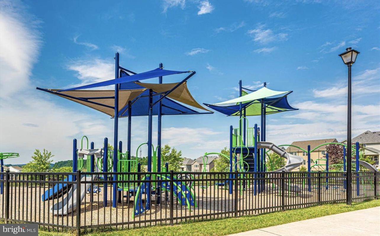 TALLYN RIDGE - Residential Lease