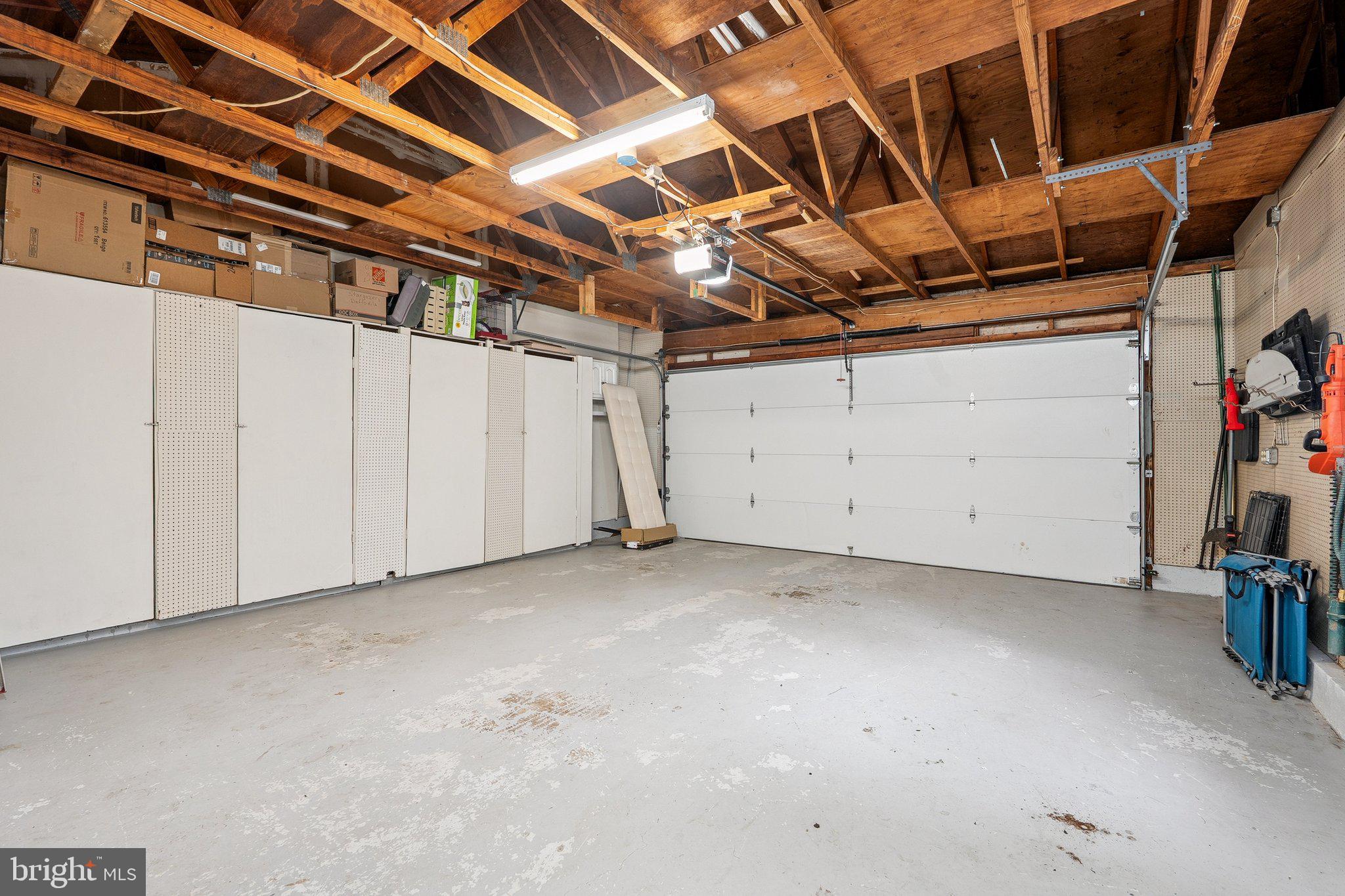 FOX MILL ESTATES - Residential