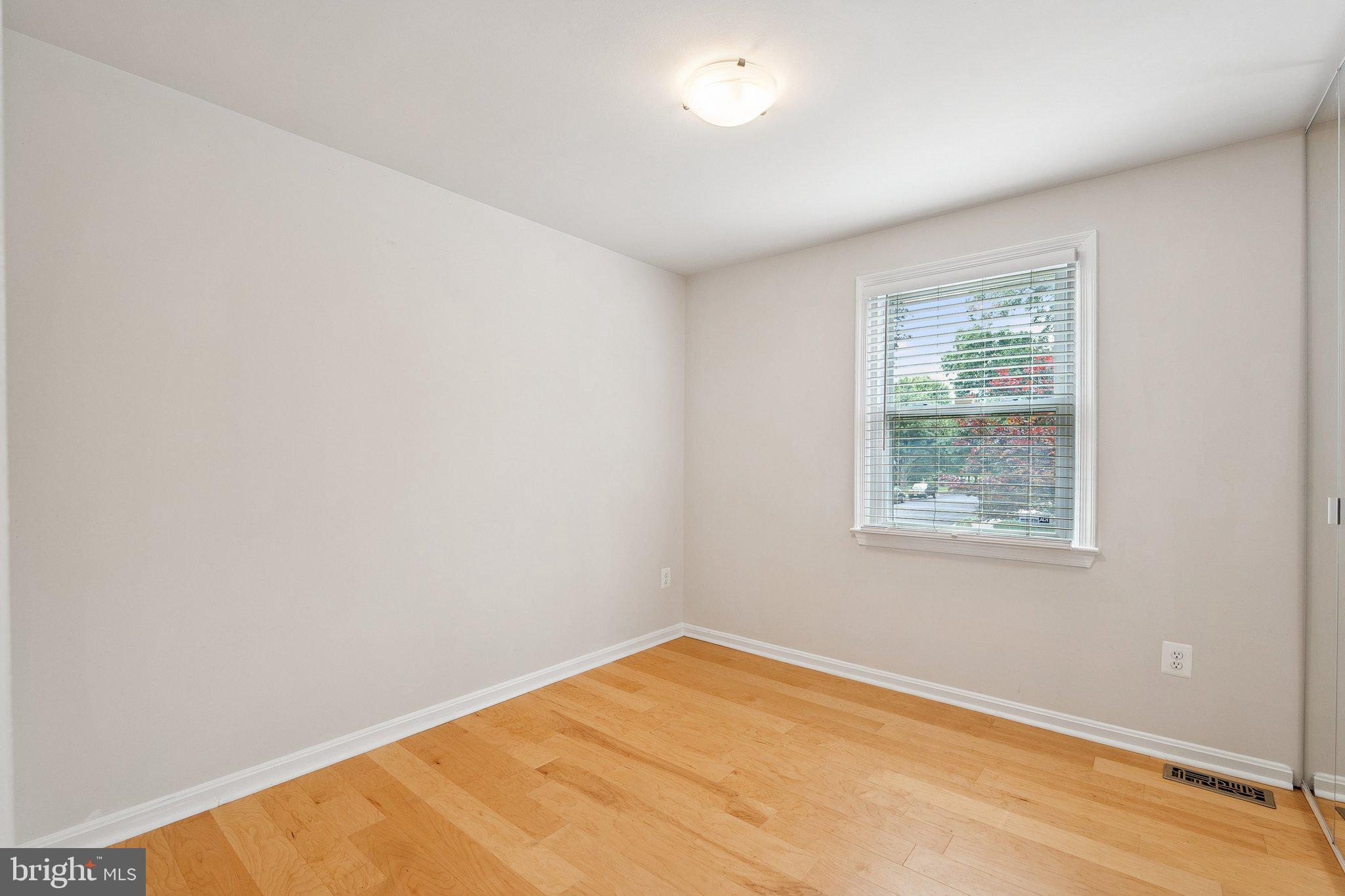 FOX MILL ESTATES - Residential