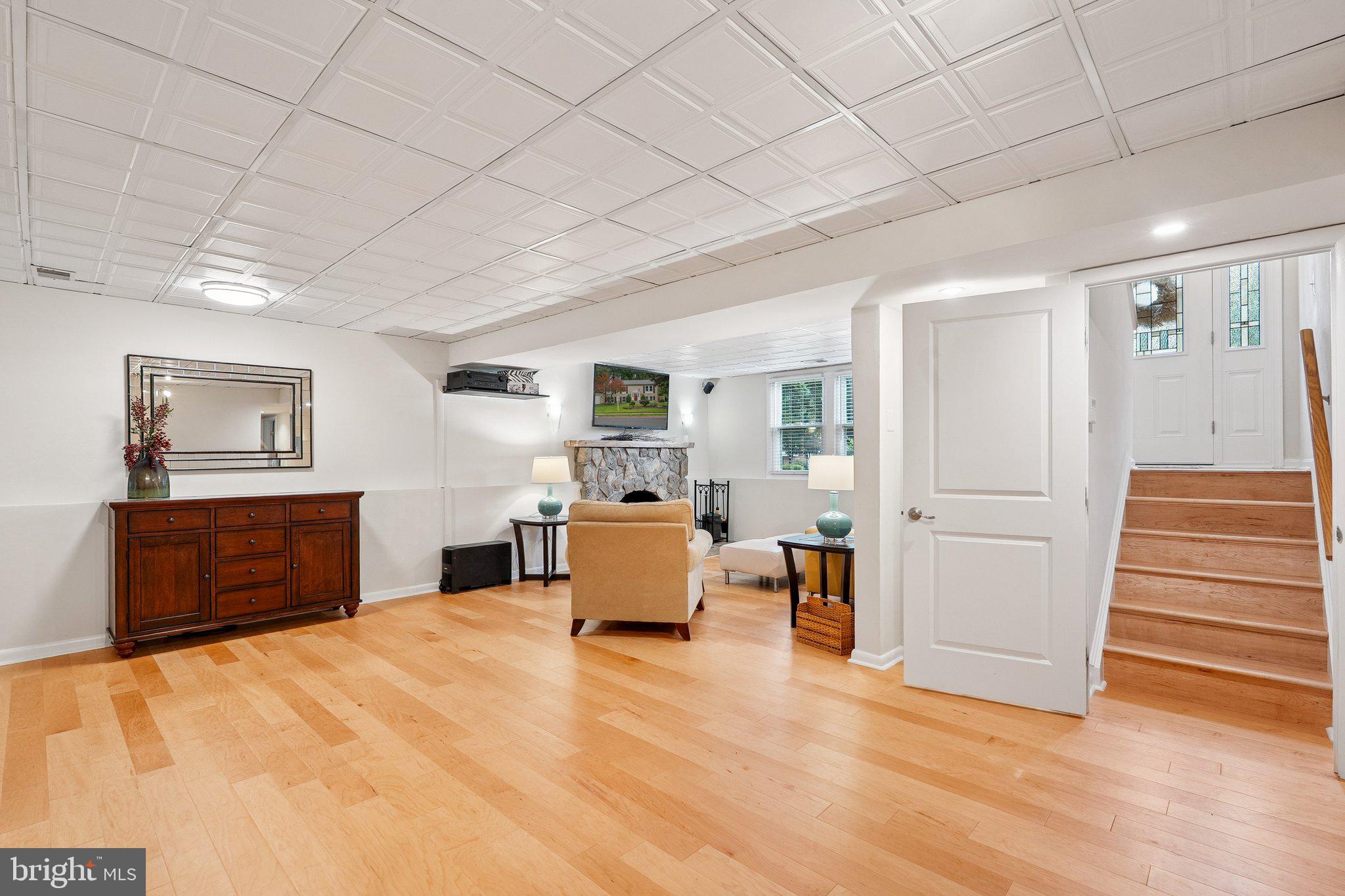 FOX MILL ESTATES - Residential