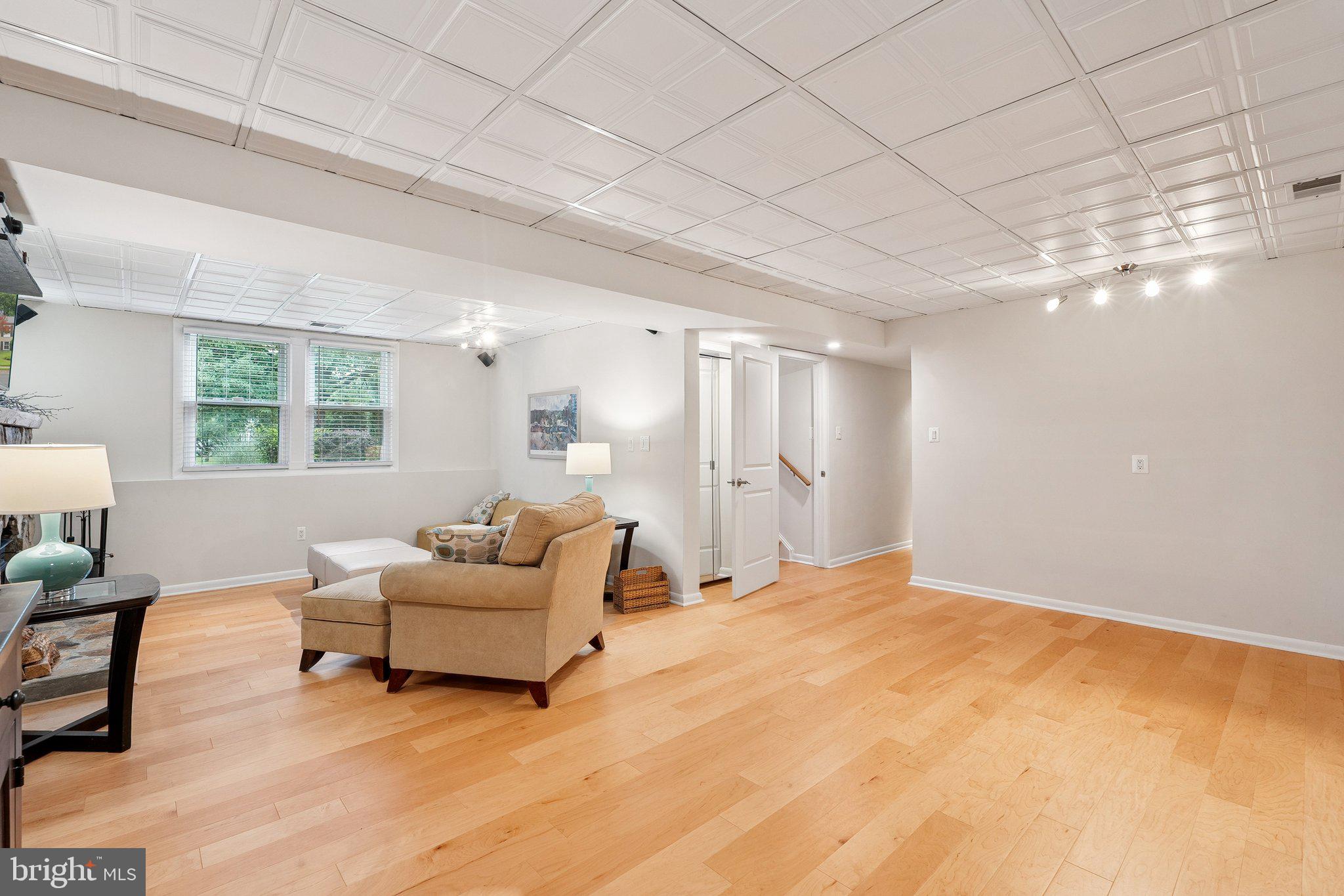 FOX MILL ESTATES - Residential