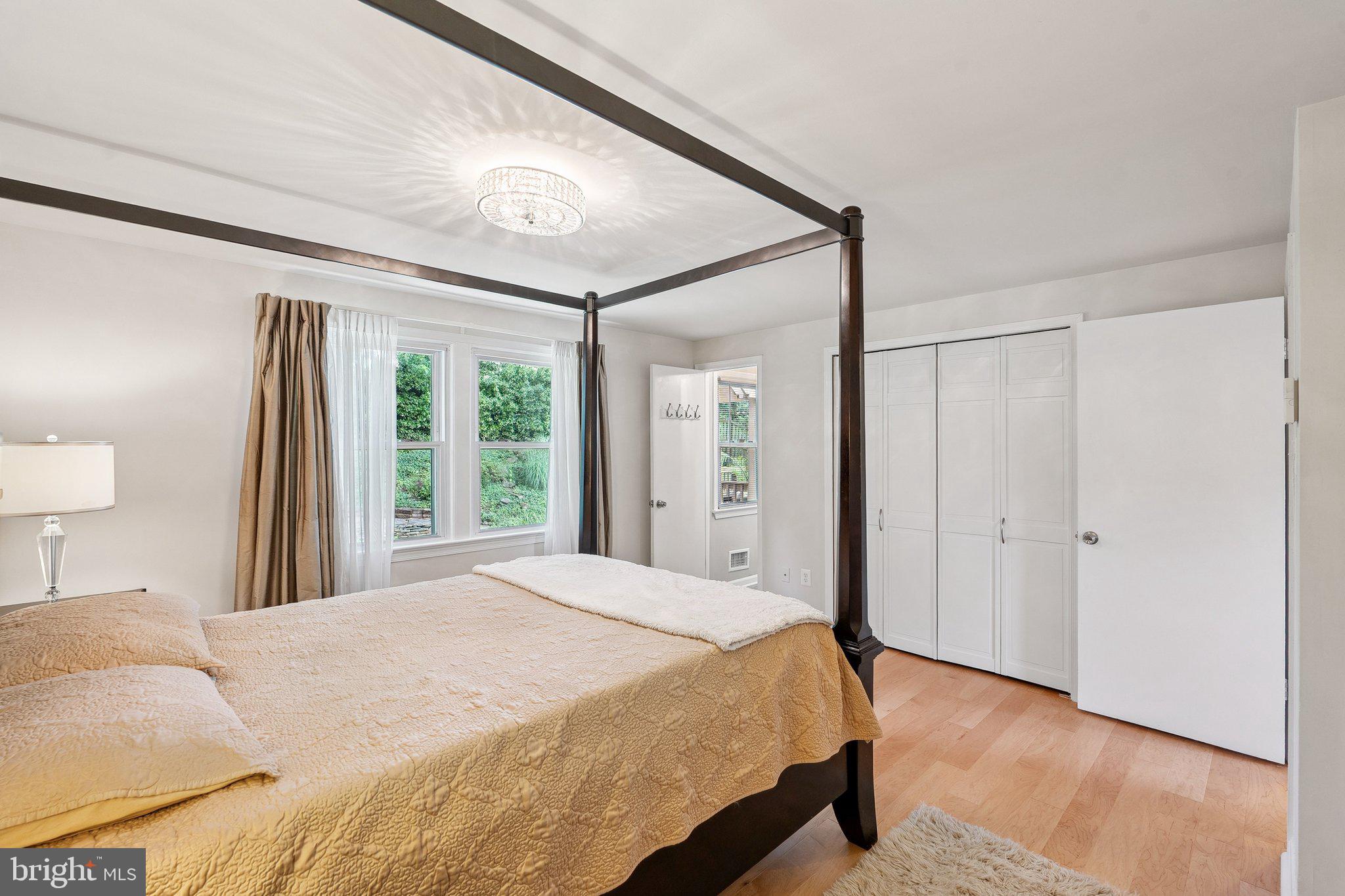 FOX MILL ESTATES - Residential