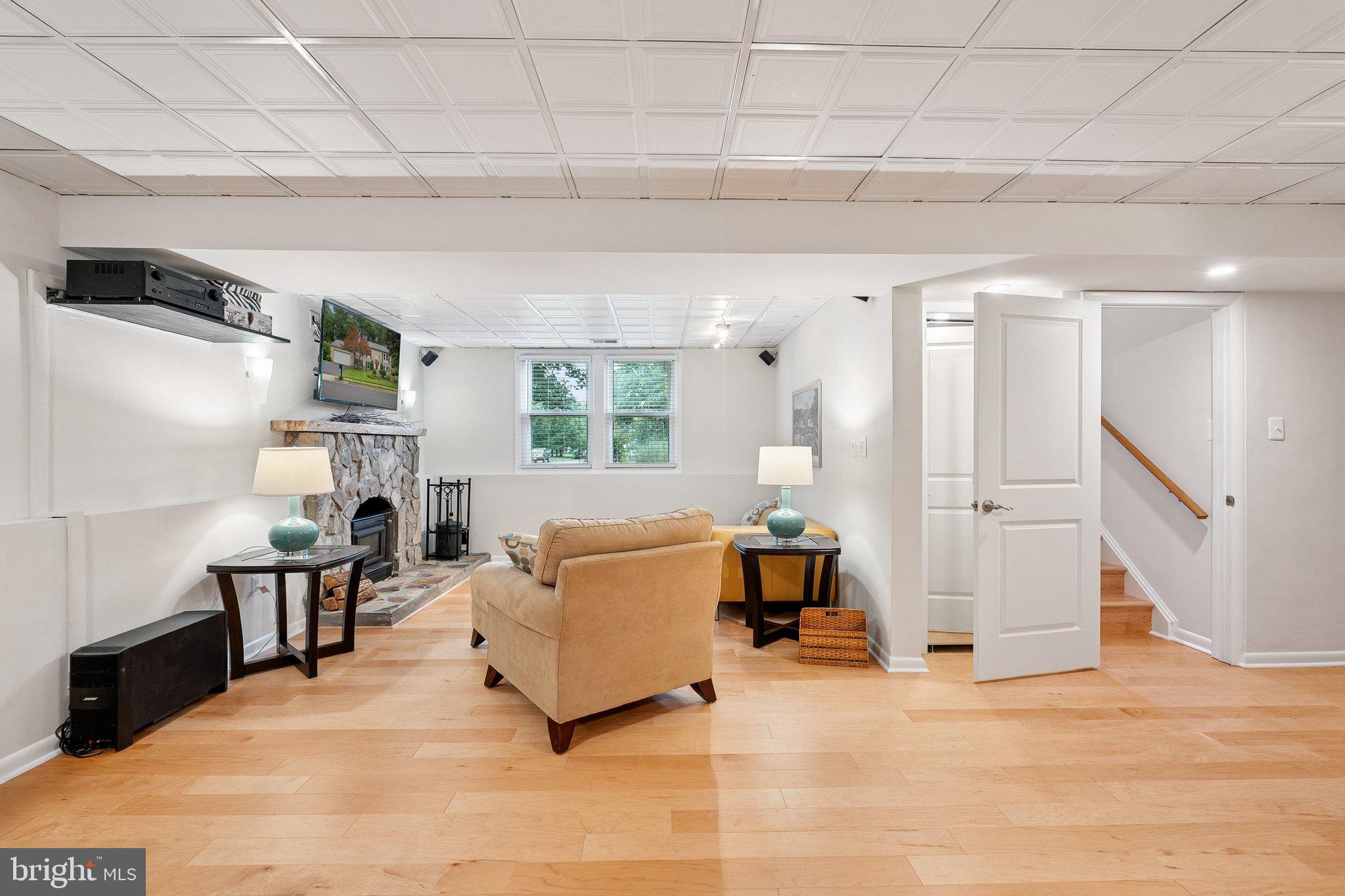 FOX MILL ESTATES - Residential