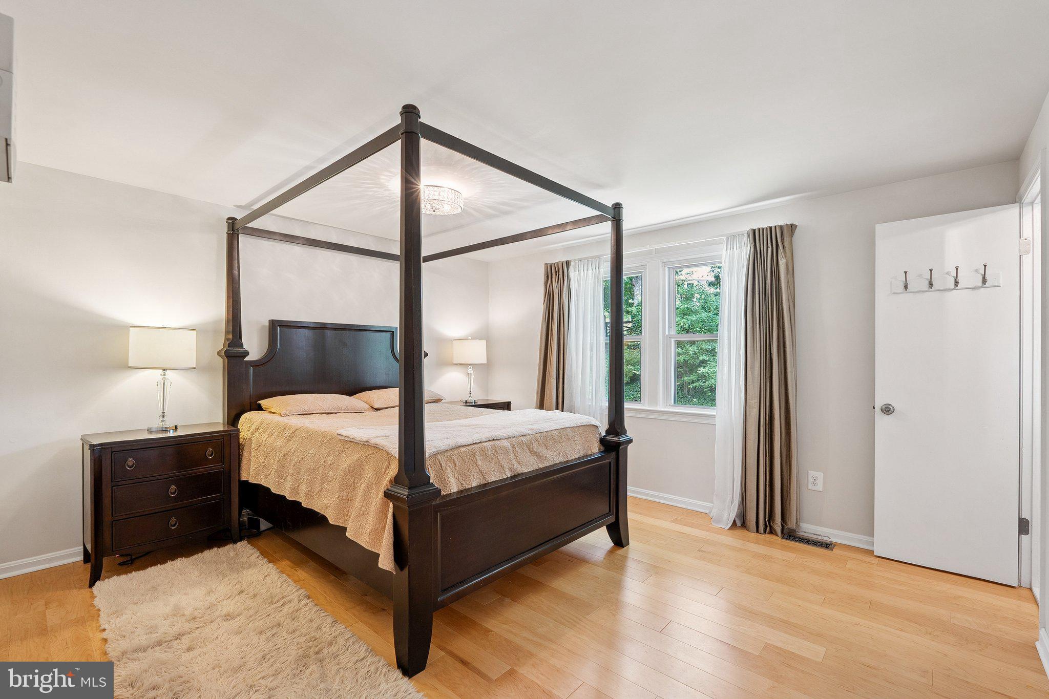 FOX MILL ESTATES - Residential