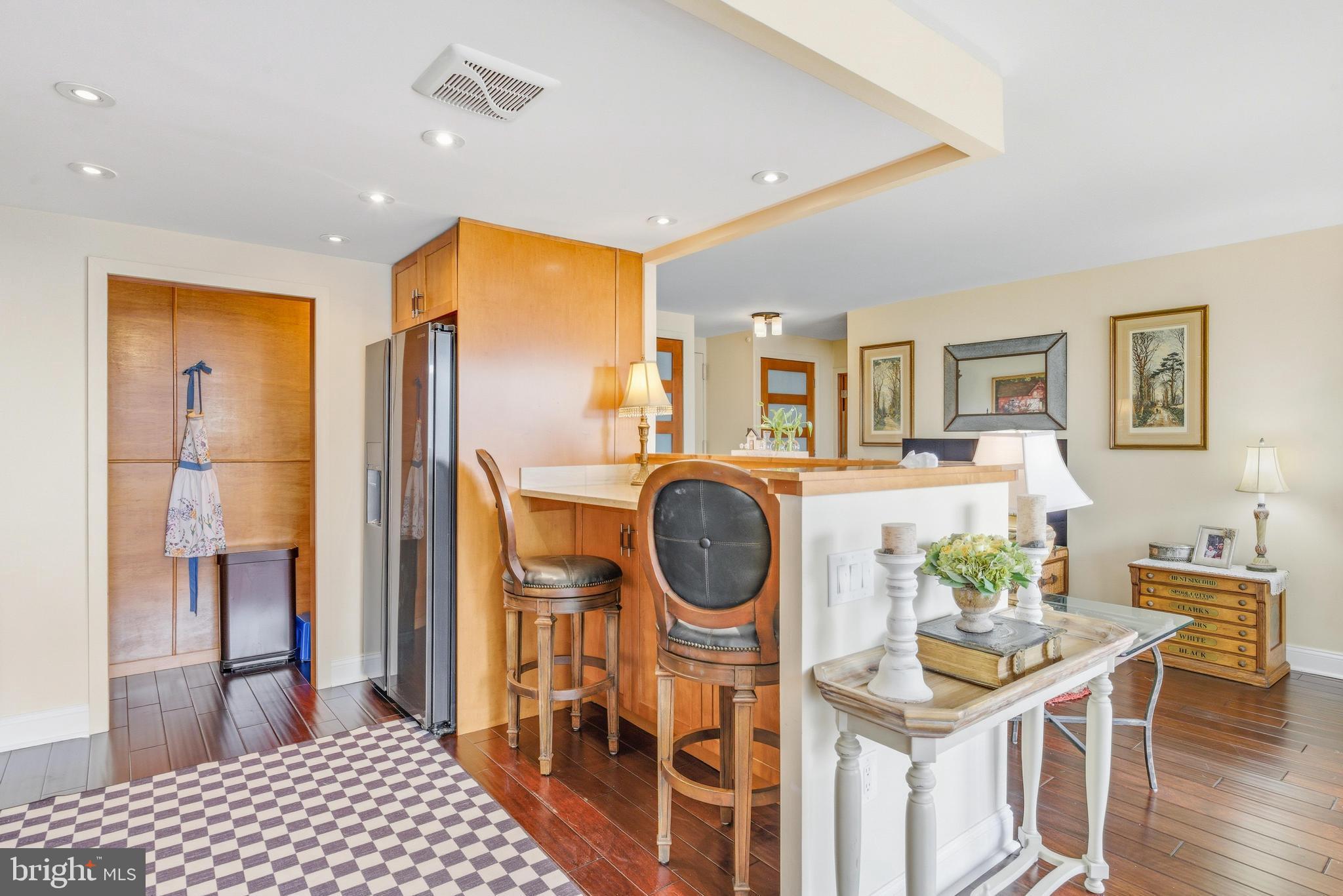 AVENUE OF THE ARTS - Residential