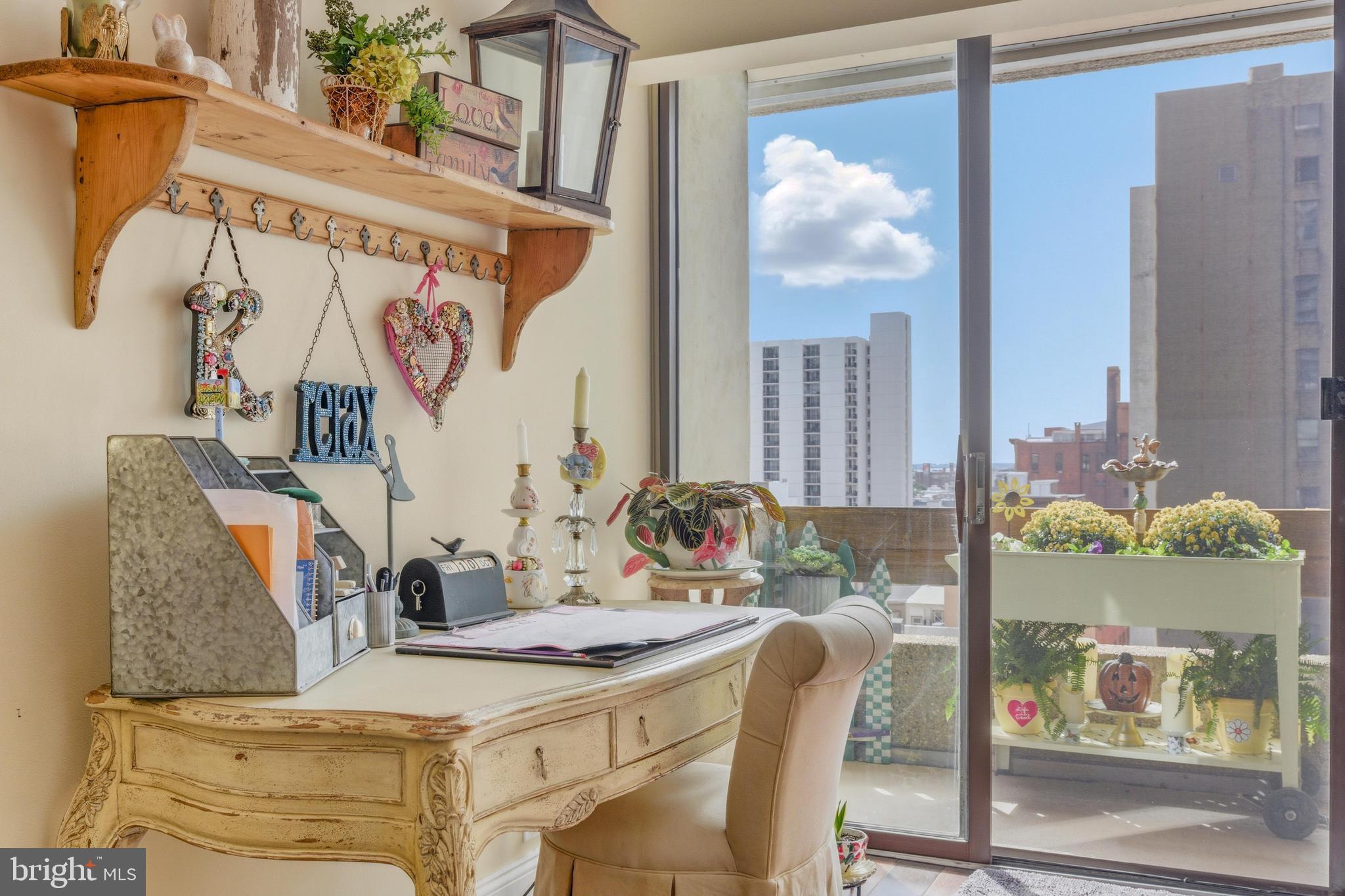 AVENUE OF THE ARTS - Residential