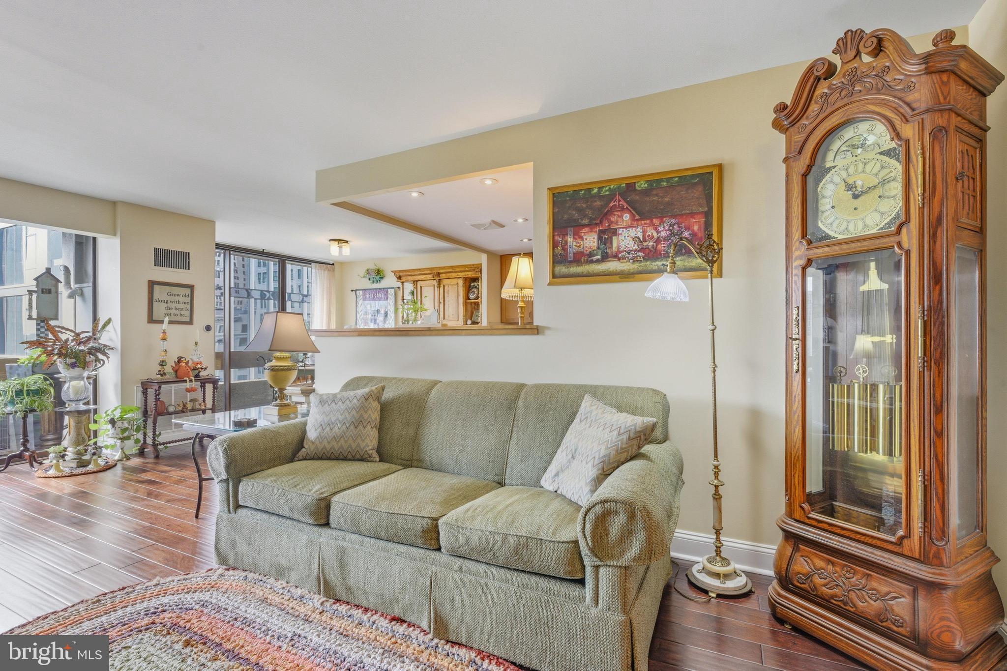 AVENUE OF THE ARTS - Residential