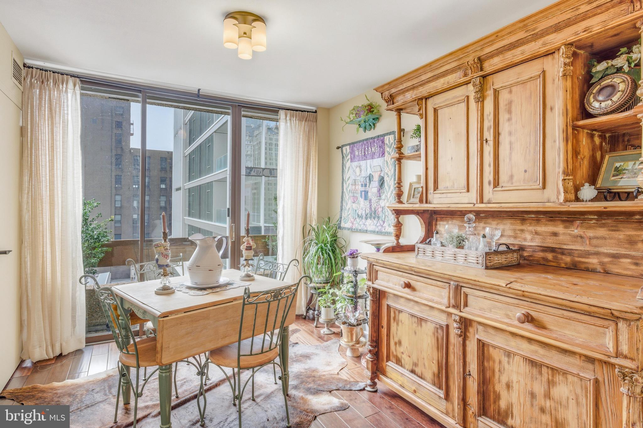 AVENUE OF THE ARTS - Residential