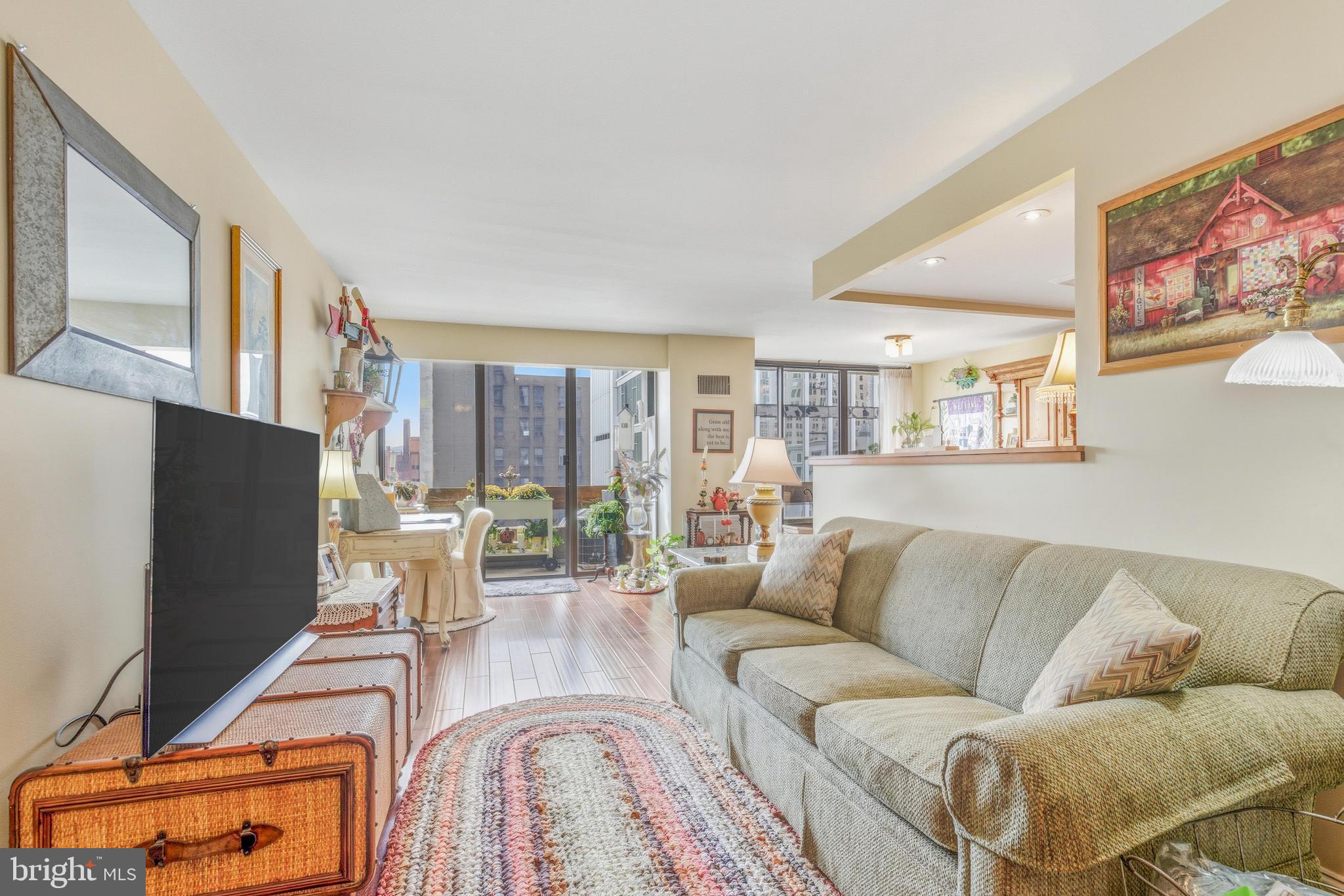 AVENUE OF THE ARTS - Residential