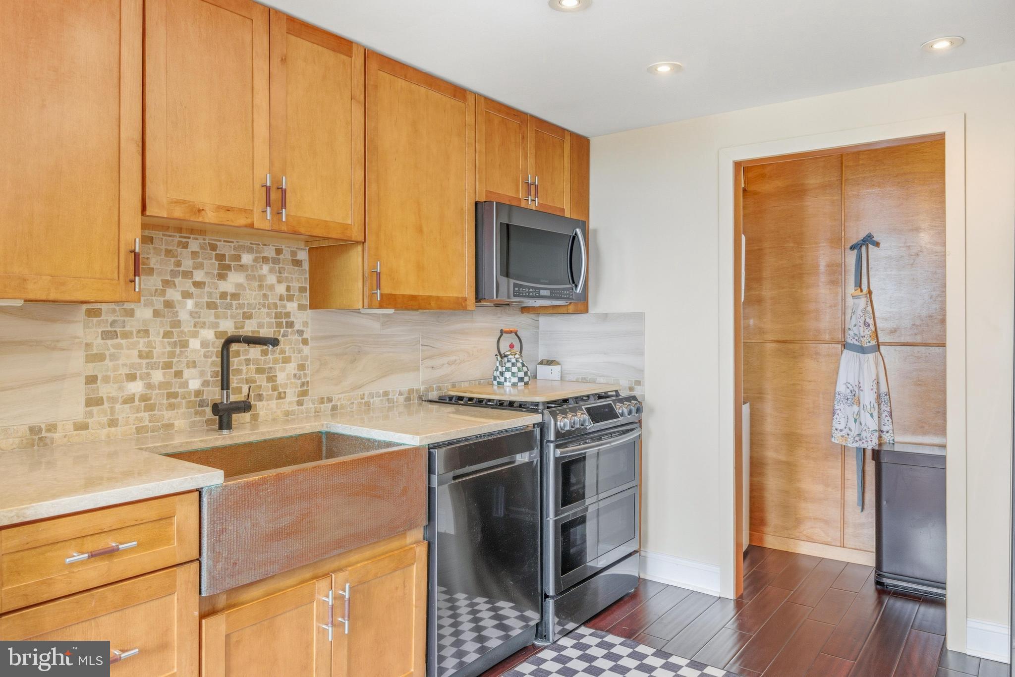 AVENUE OF THE ARTS - Residential