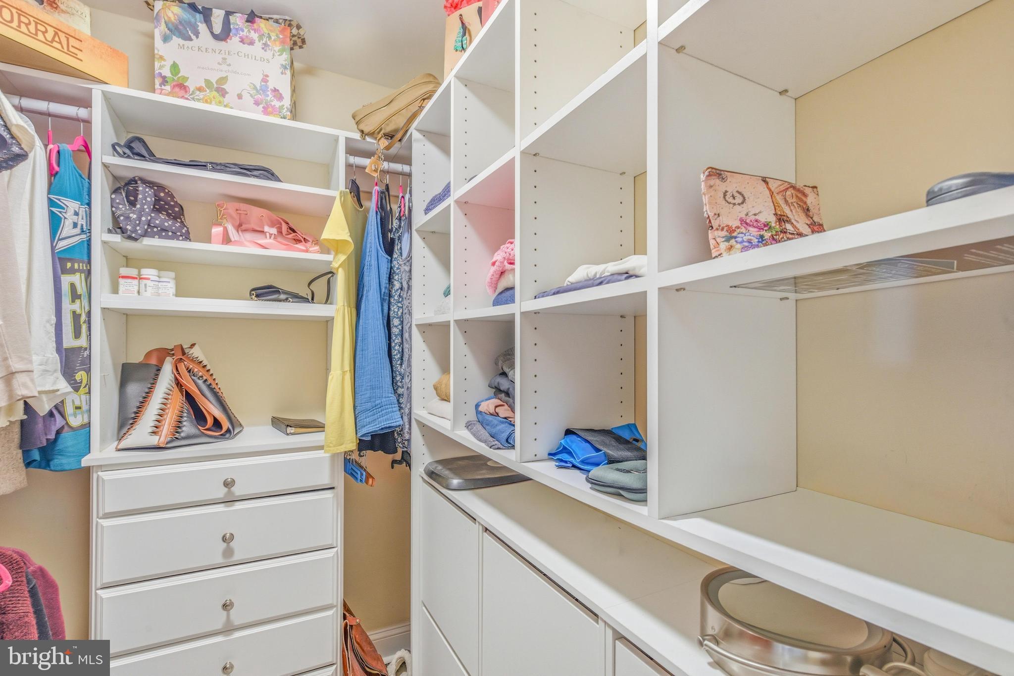 AVENUE OF THE ARTS - Residential