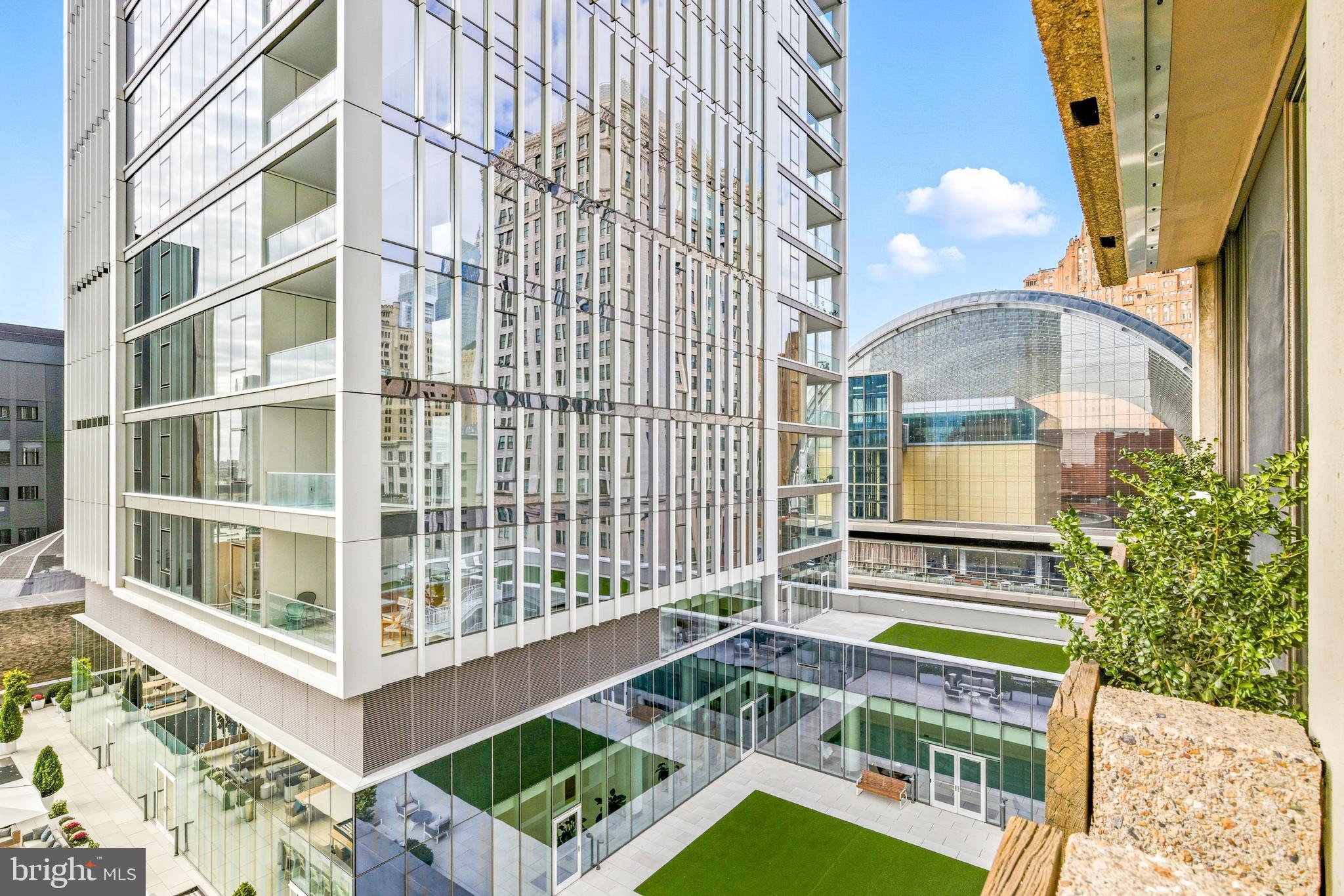 AVENUE OF THE ARTS - Residential