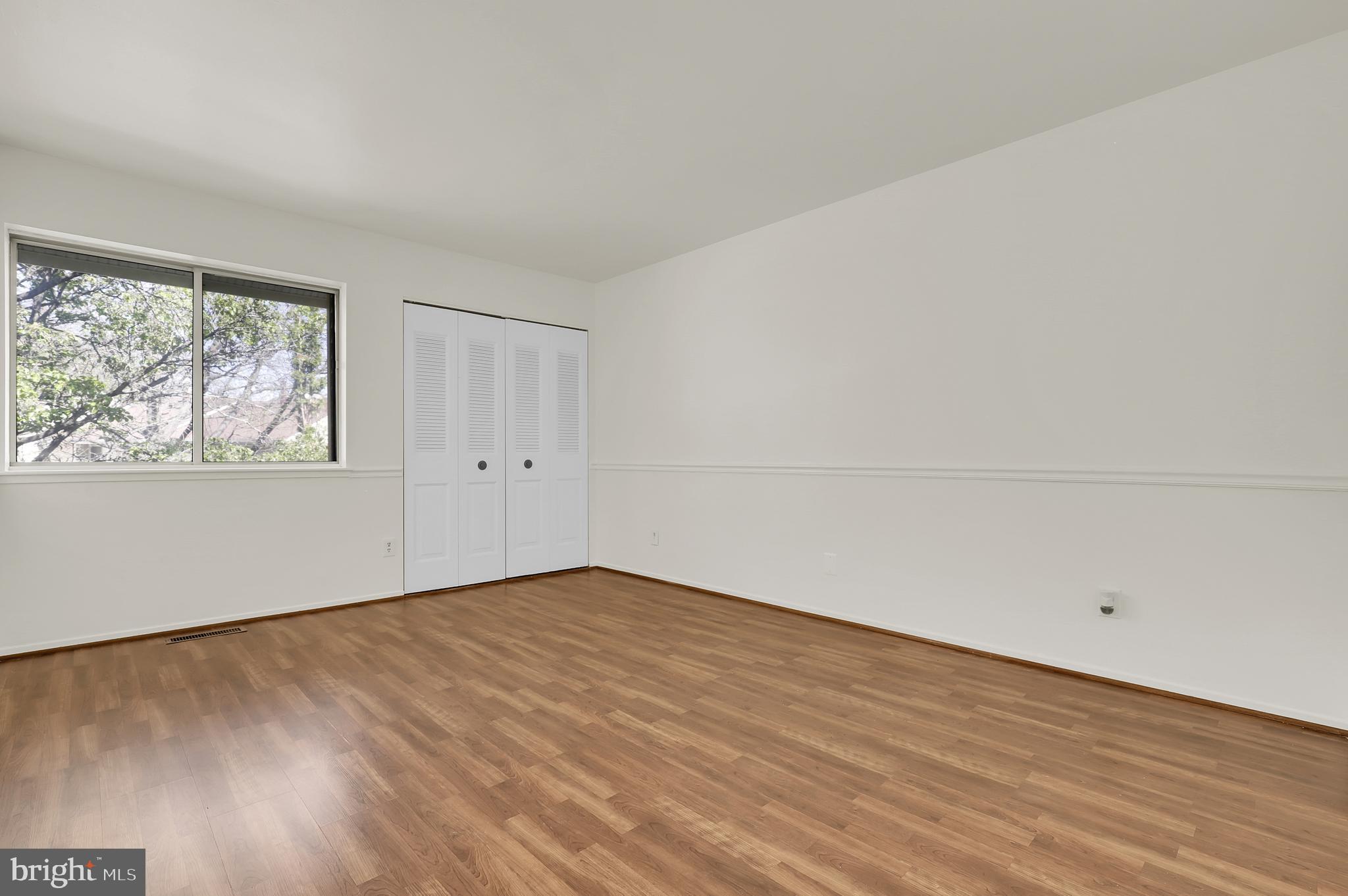 FARMINGDALE - Residential