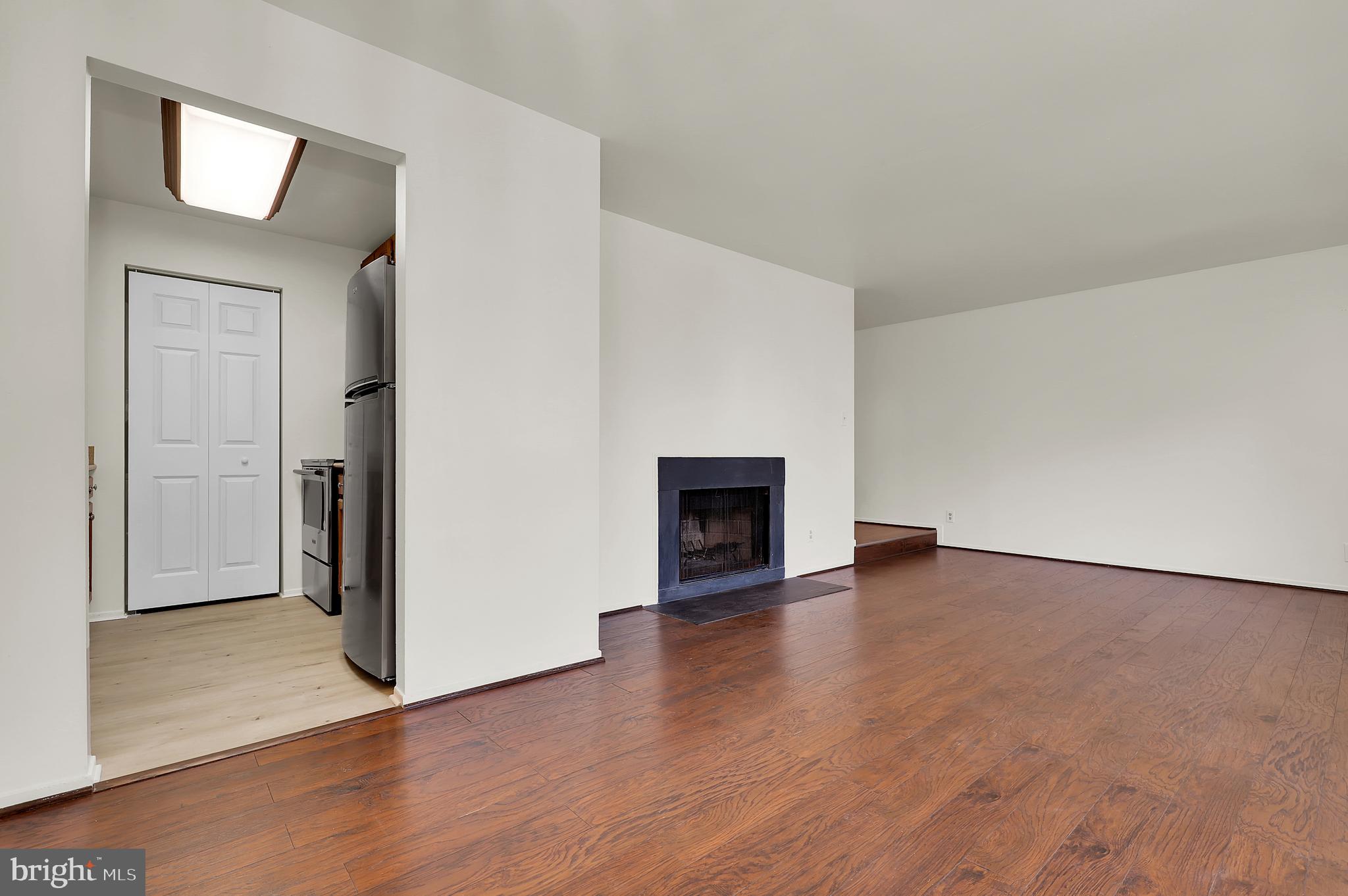 FARMINGDALE - Residential