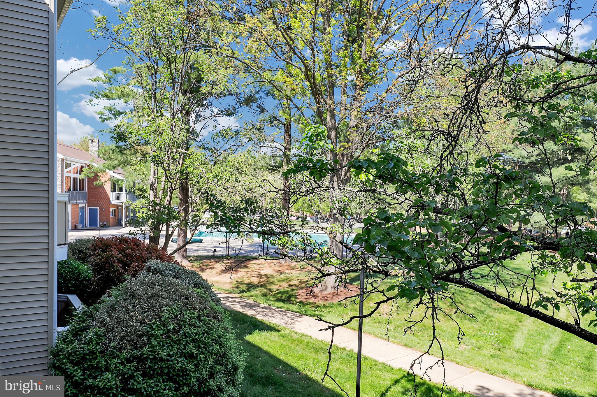 FARMINGDALE - Residential