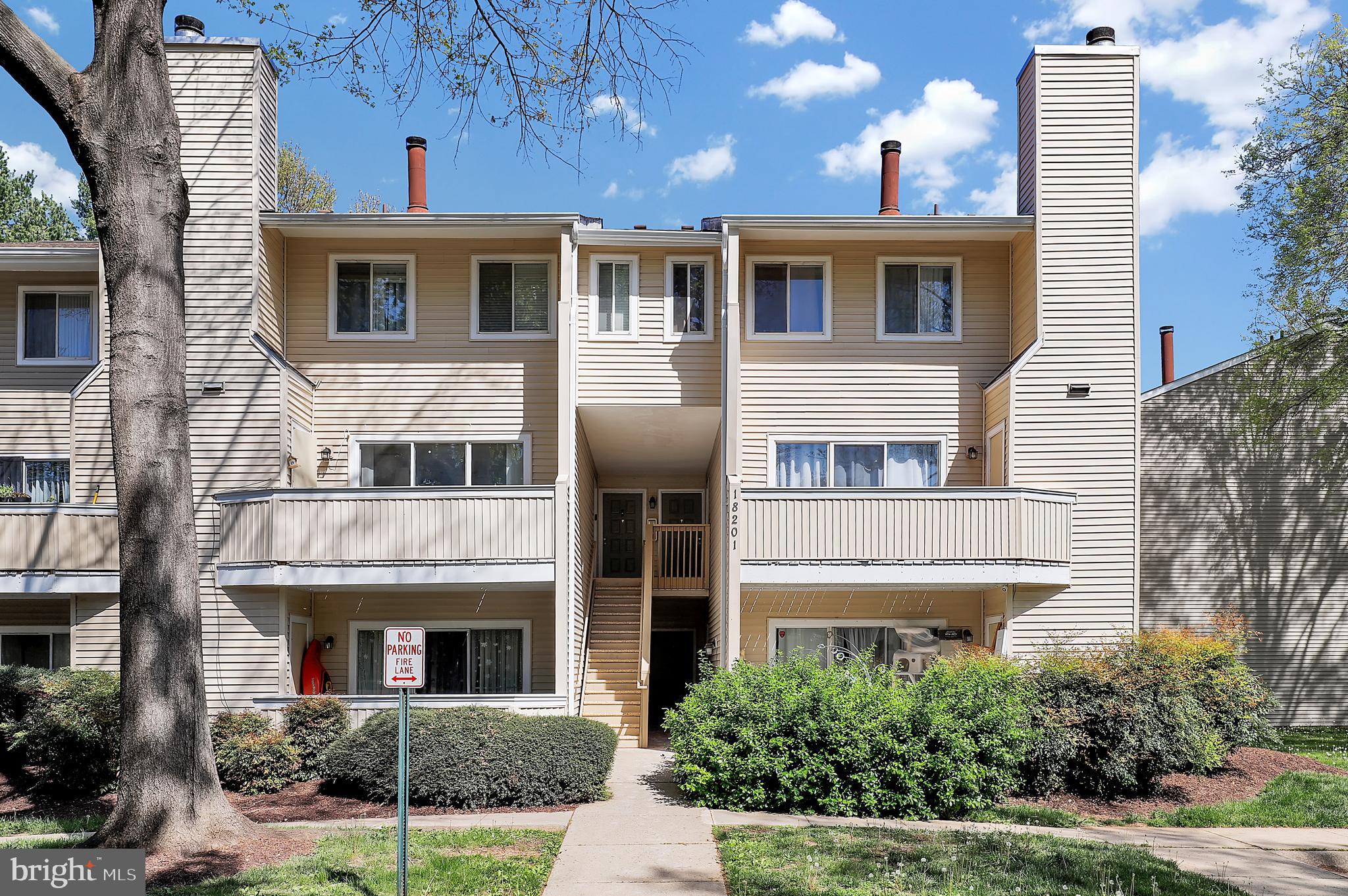 FARMINGDALE - Residential