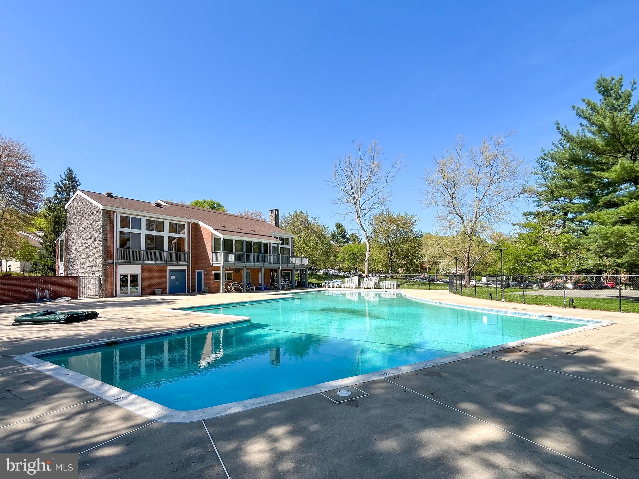 FARMINGDALE - Residential