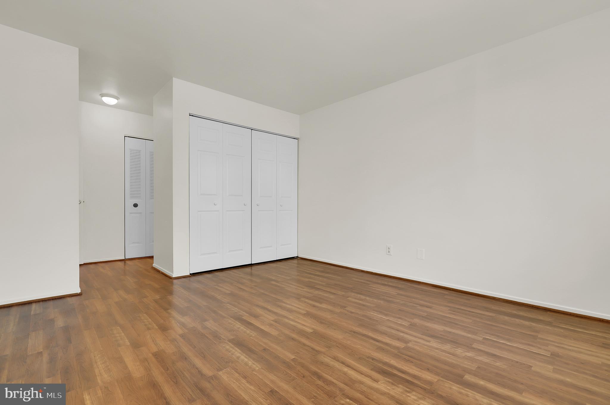 FARMINGDALE - Residential