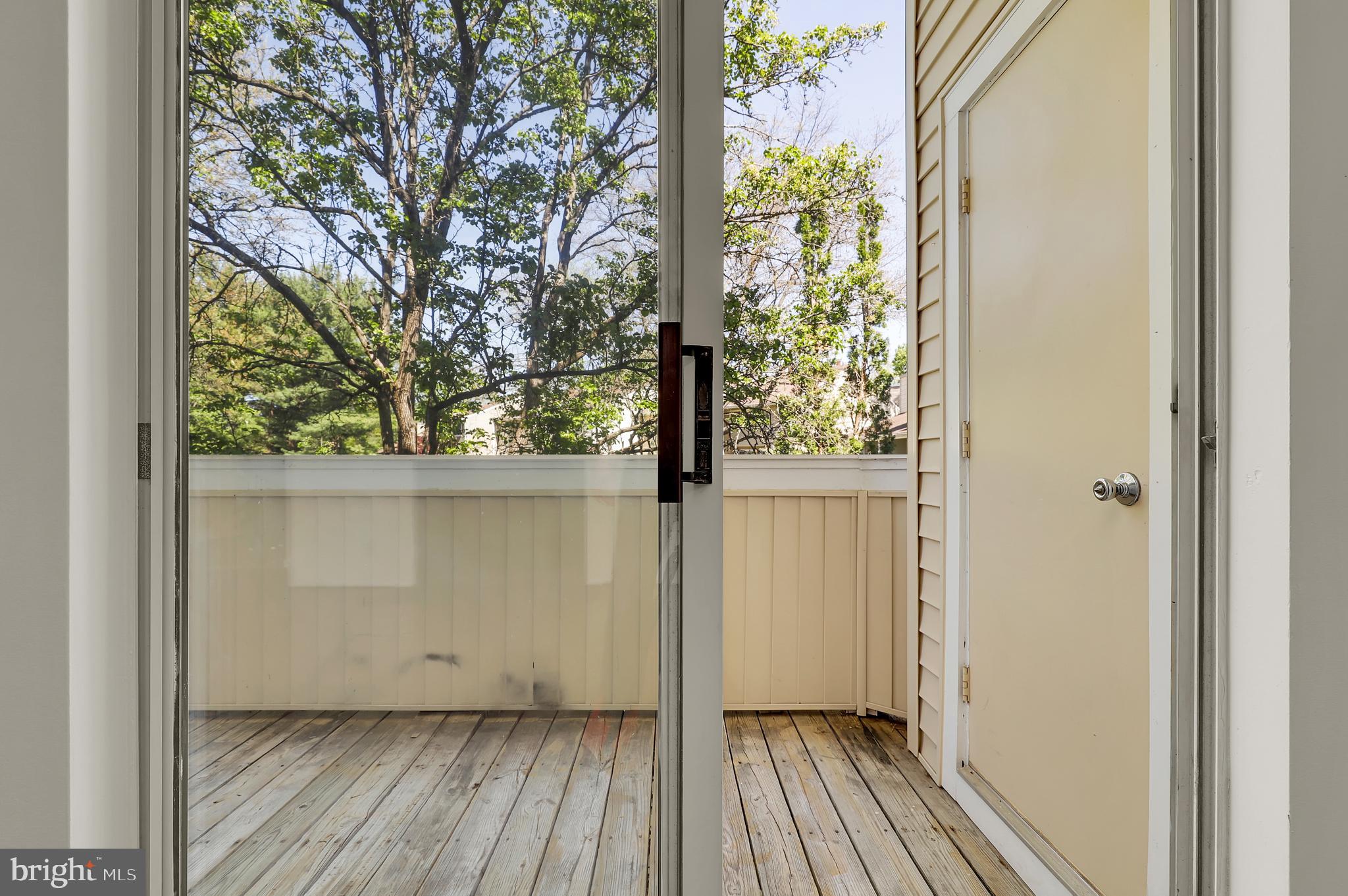 FARMINGDALE - Residential