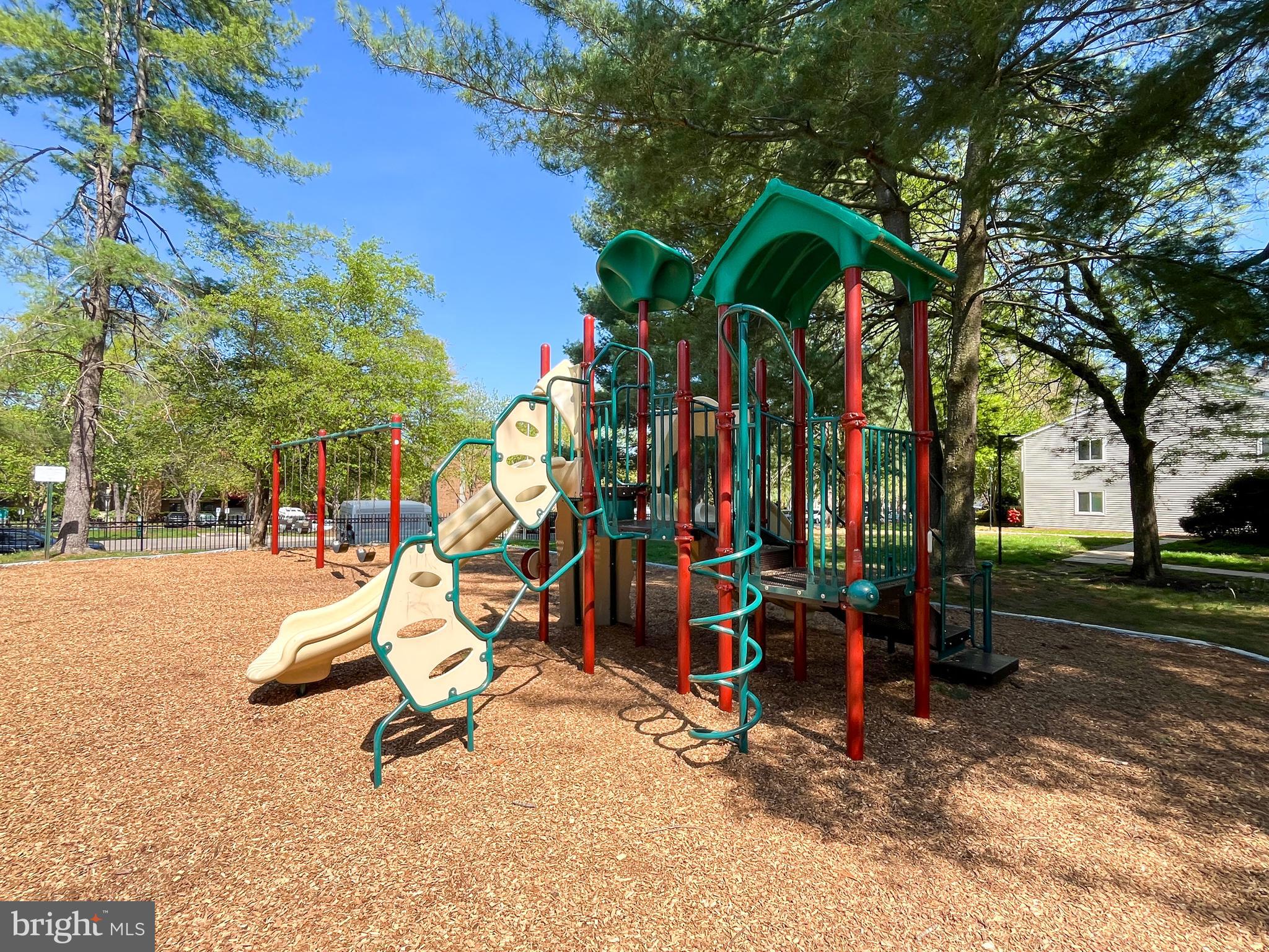 FARMINGDALE - Residential