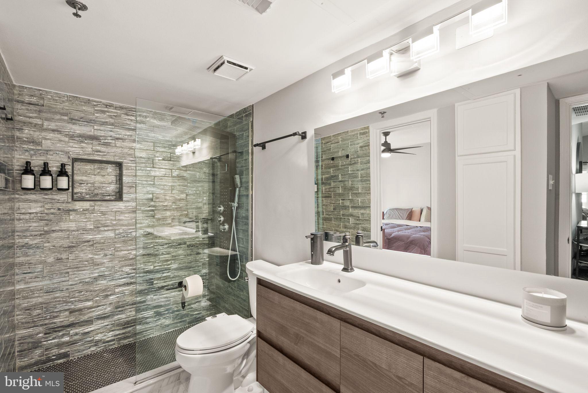 FOUNTAINS AT MCLEAN - Residential