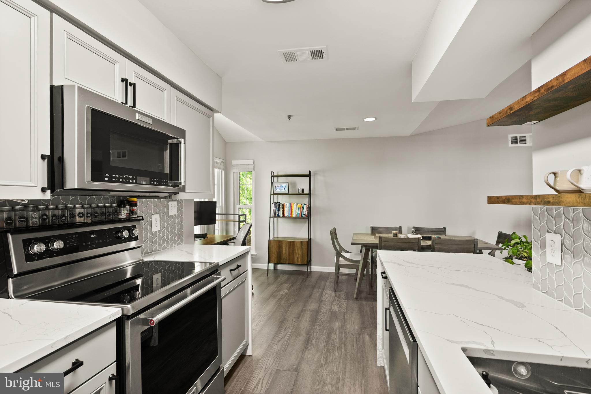 FOUNTAINS AT MCLEAN - Residential