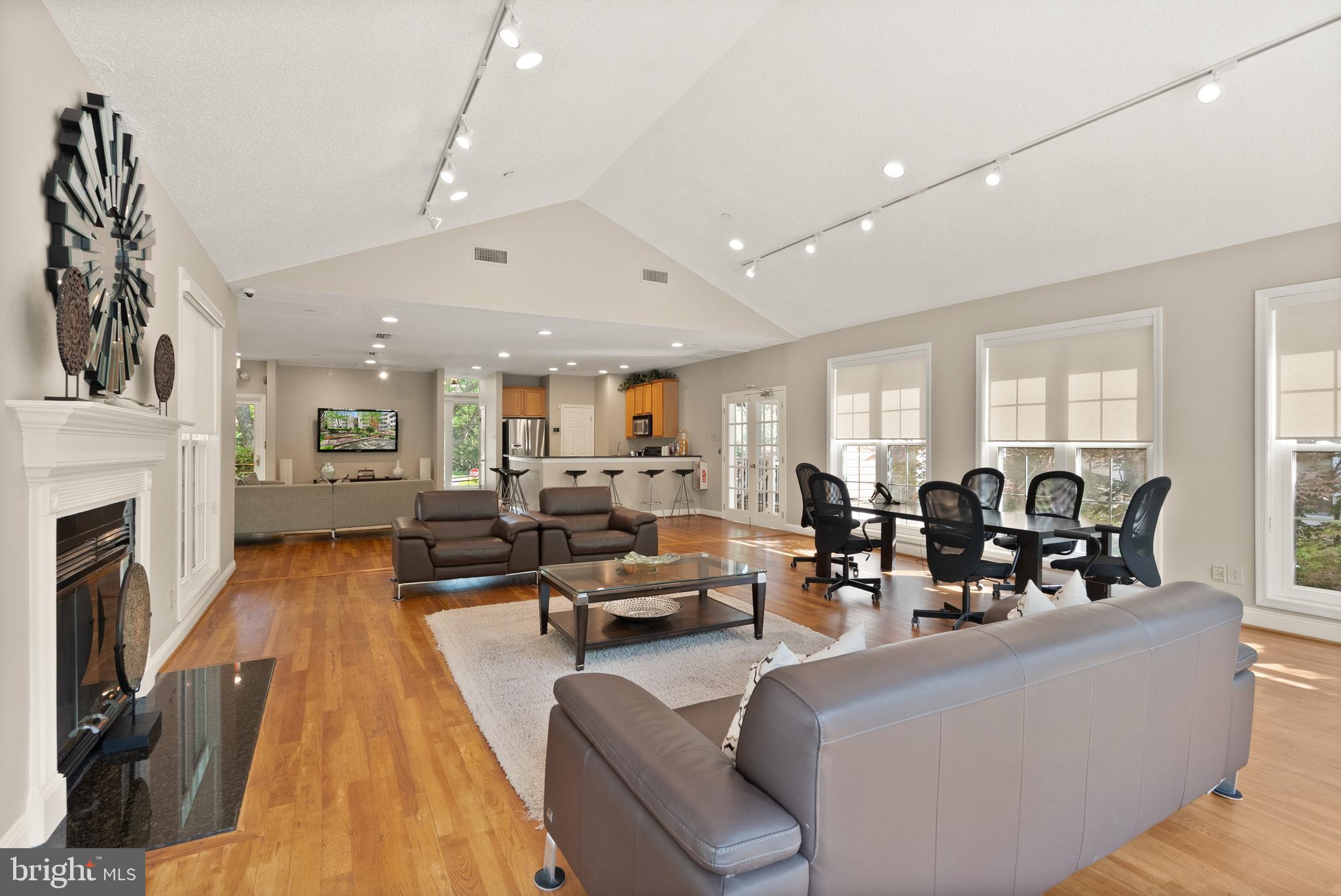 FOUNTAINS AT MCLEAN - Residential