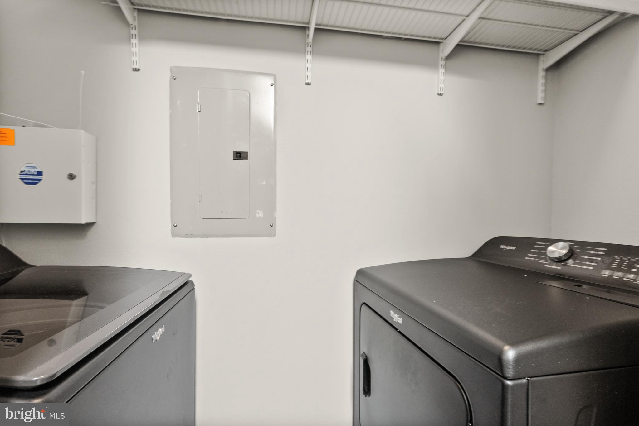 FOUNTAINS AT MCLEAN - Residential