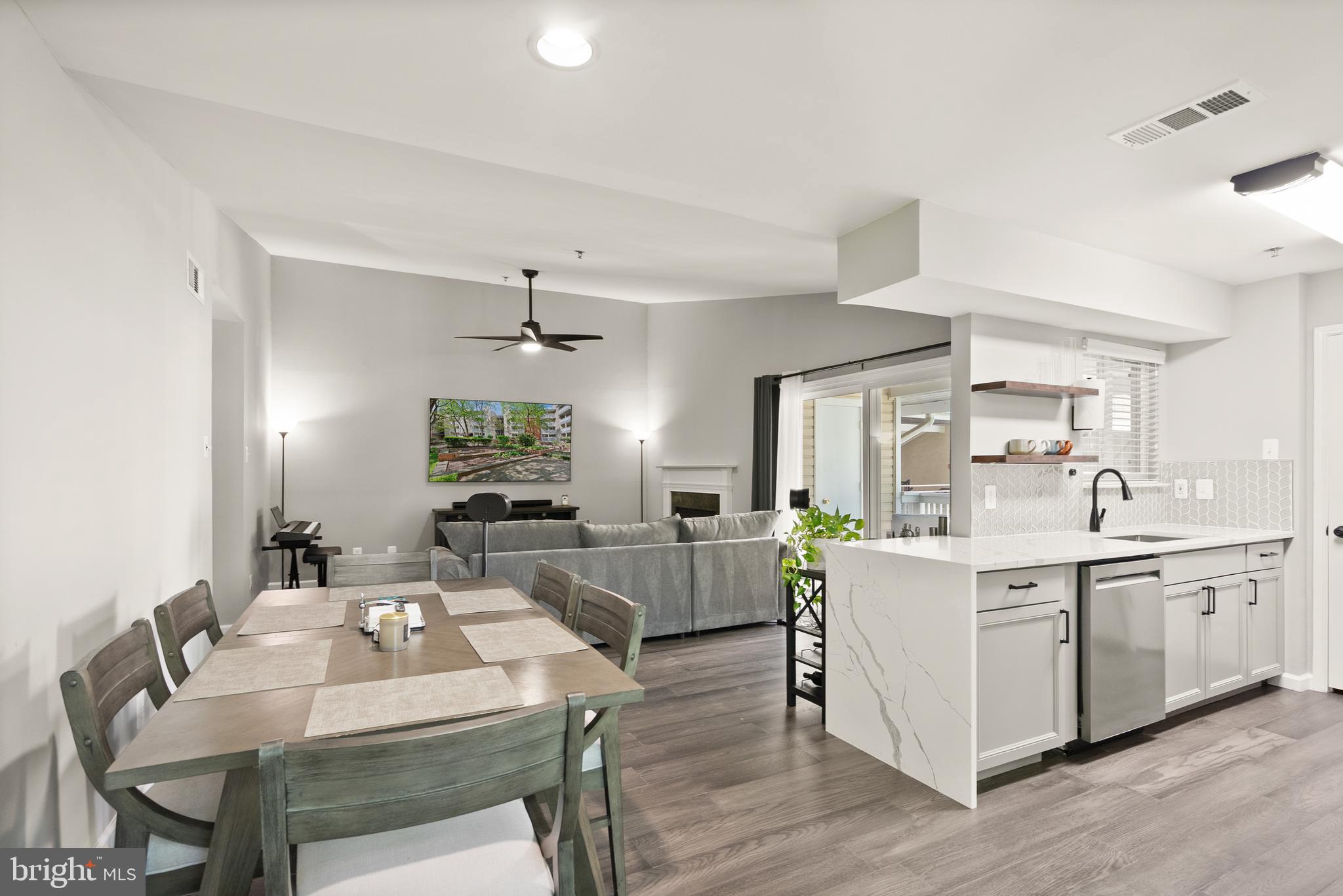 FOUNTAINS AT MCLEAN - Residential