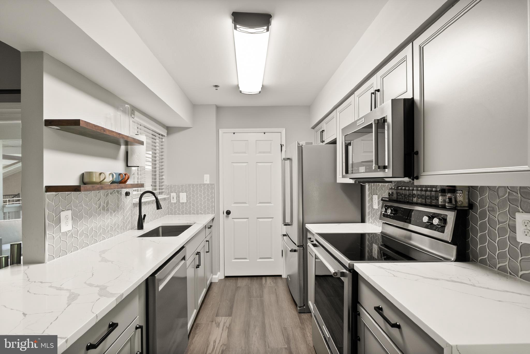 FOUNTAINS AT MCLEAN - Residential