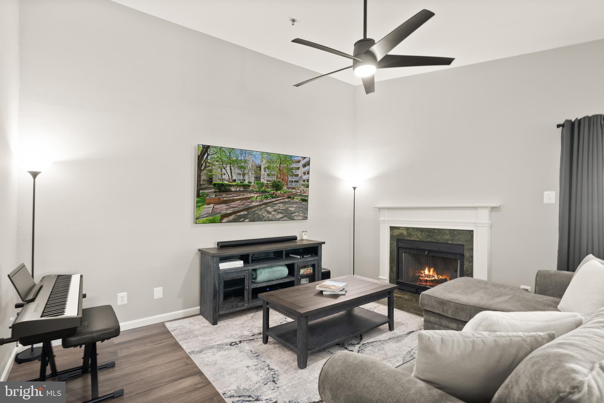 FOUNTAINS AT MCLEAN - Residential